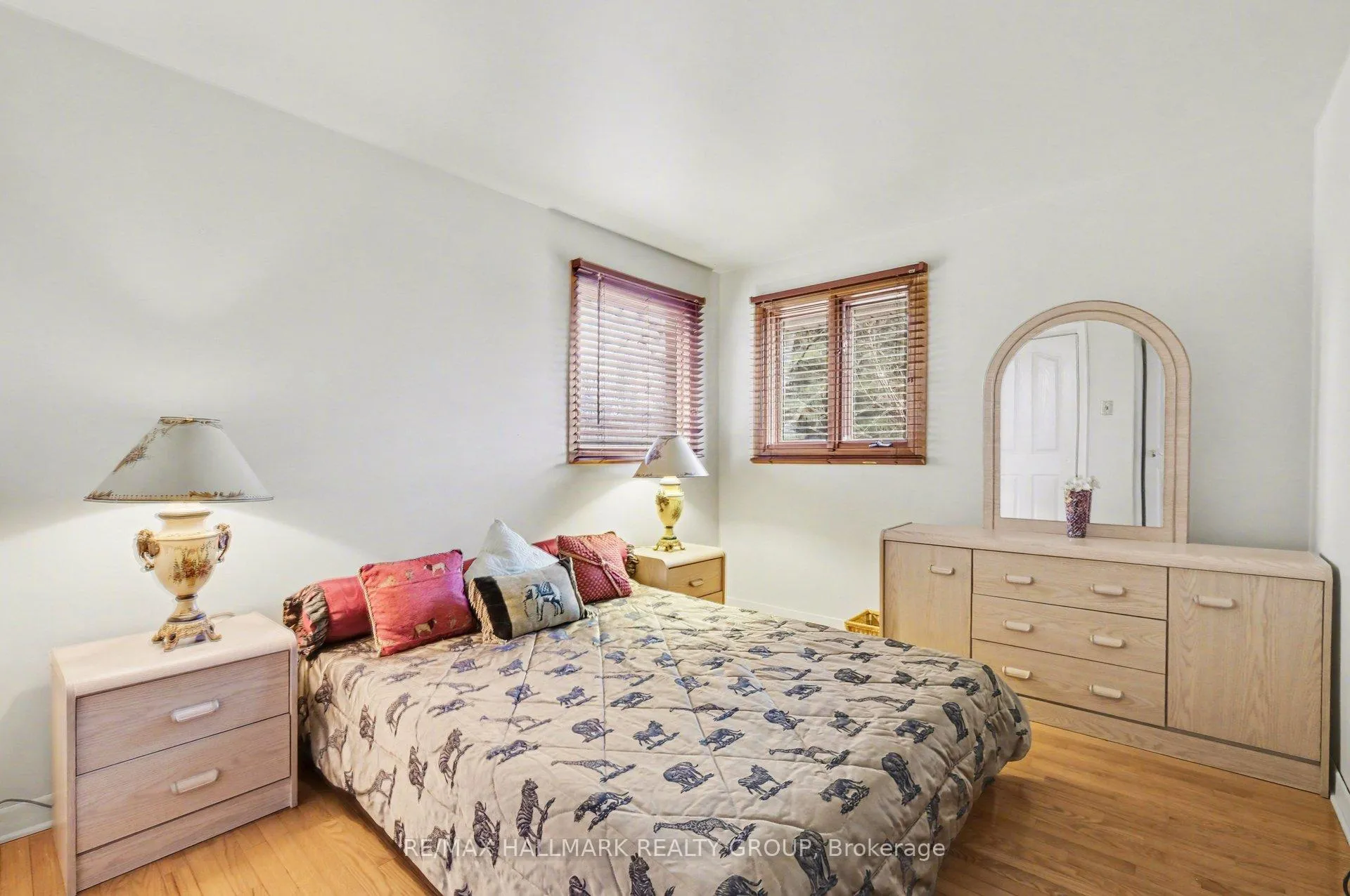 Photo 11 of 4827 Anderson Road, Ottawa, Carlsbad Springs — HOMEH