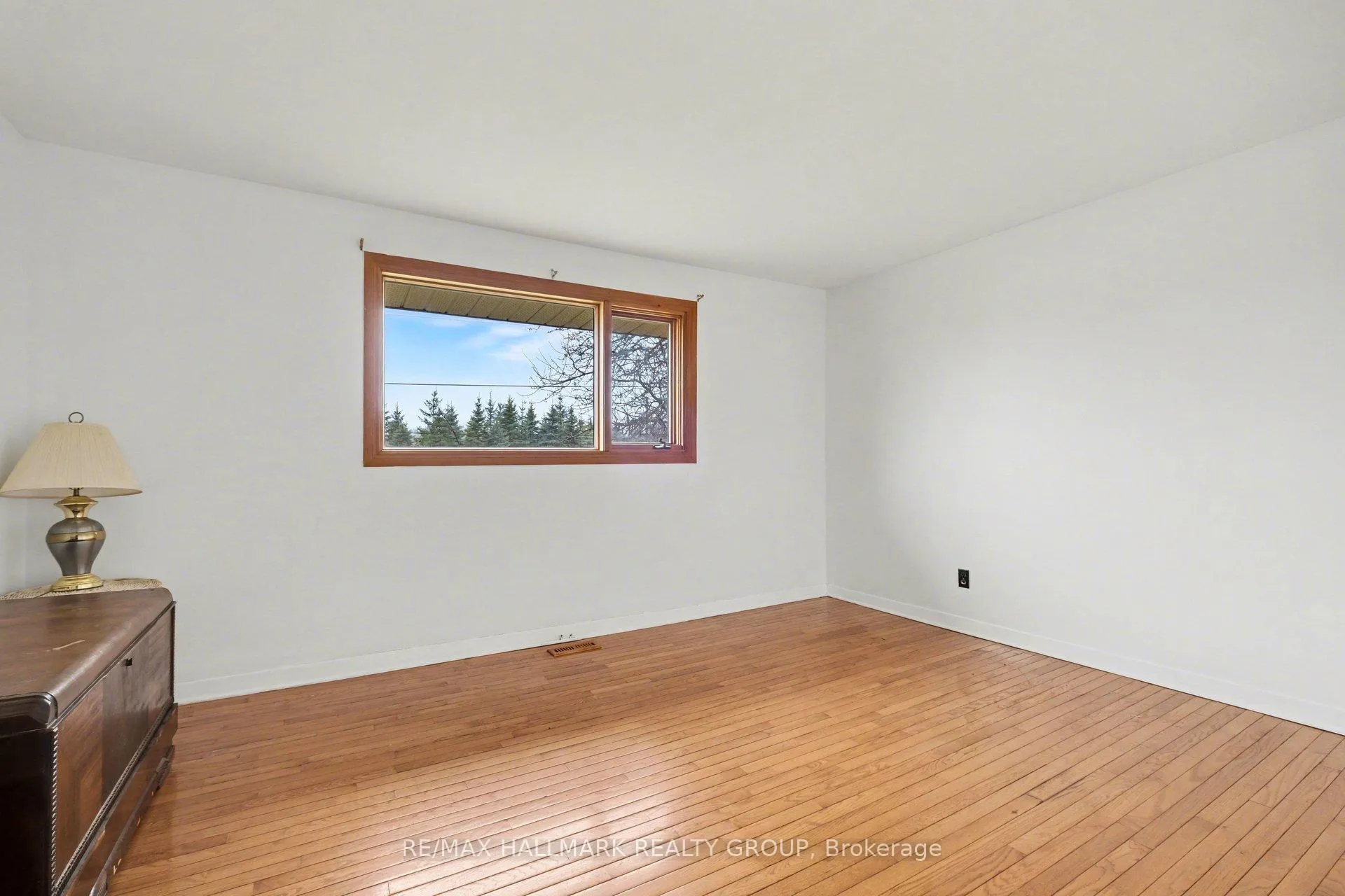 Photo 14 of 4827 Anderson Road, Ottawa, Carlsbad Springs — HOMEH