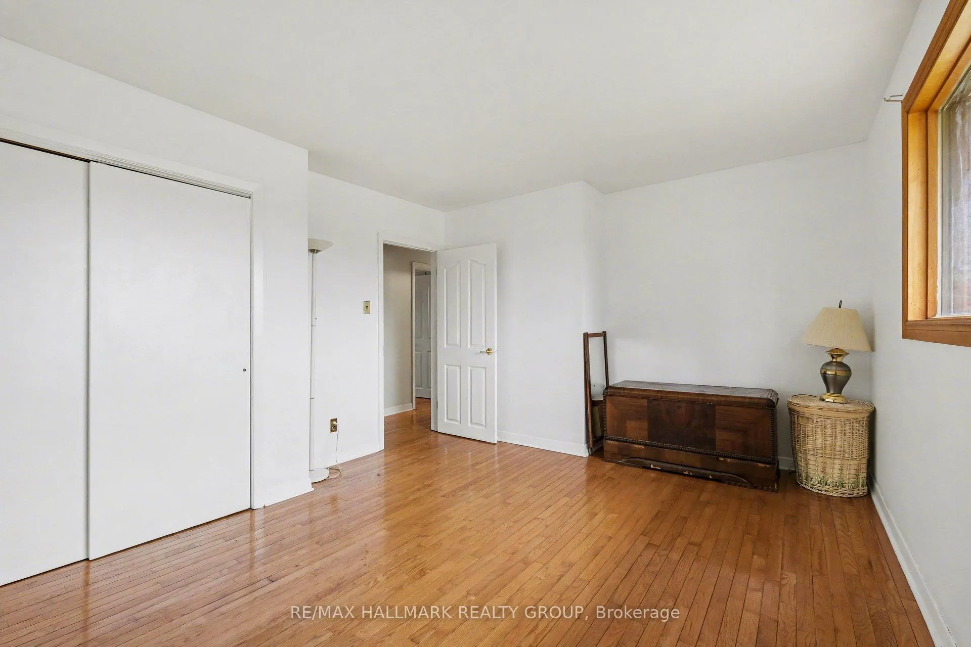 Photo 15 of 4827 Anderson Road, Ottawa, Carlsbad Springs — HOMEH