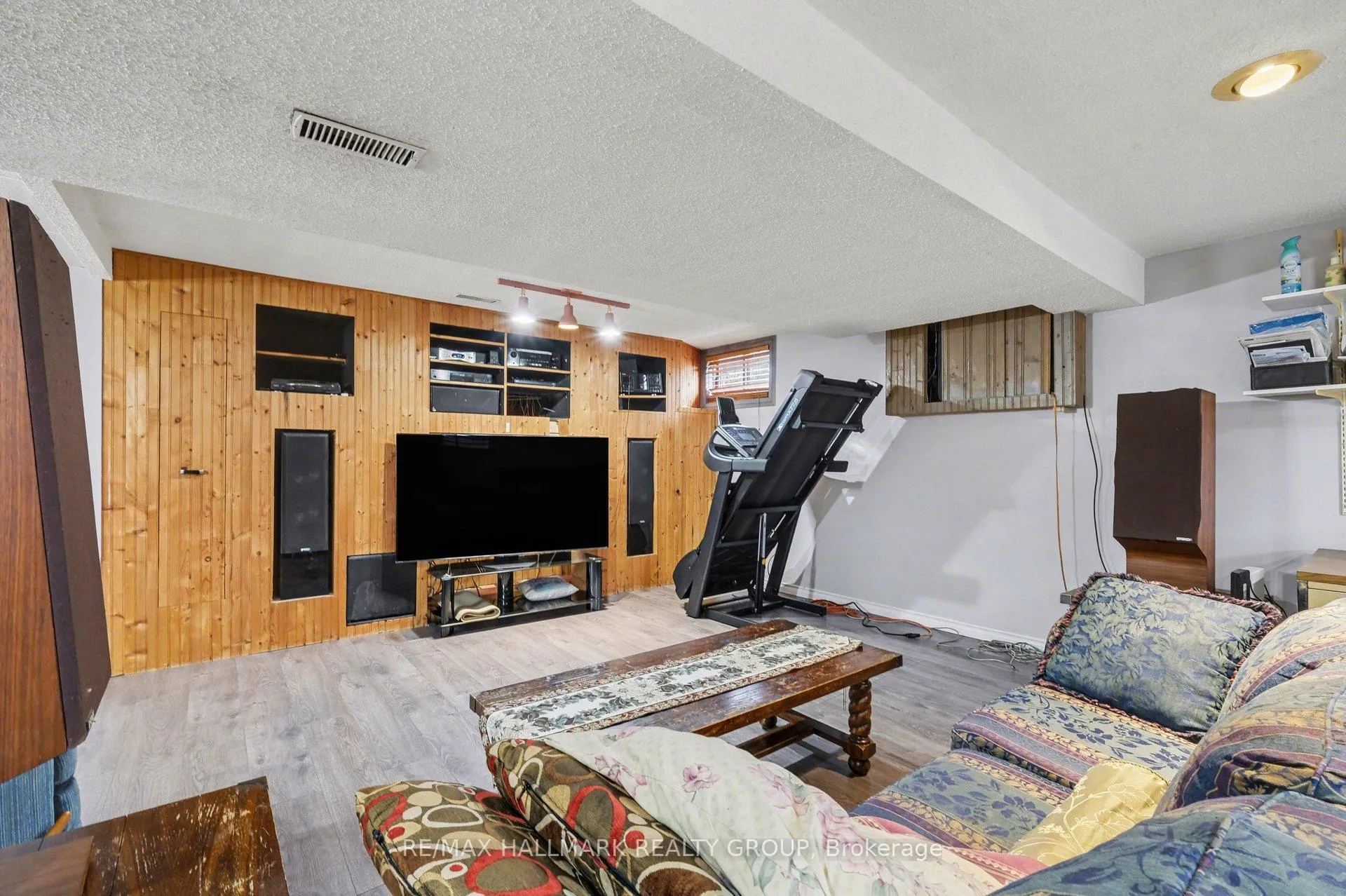 Photo 18 of 4827 Anderson Road, Ottawa, Carlsbad Springs — HOMEH