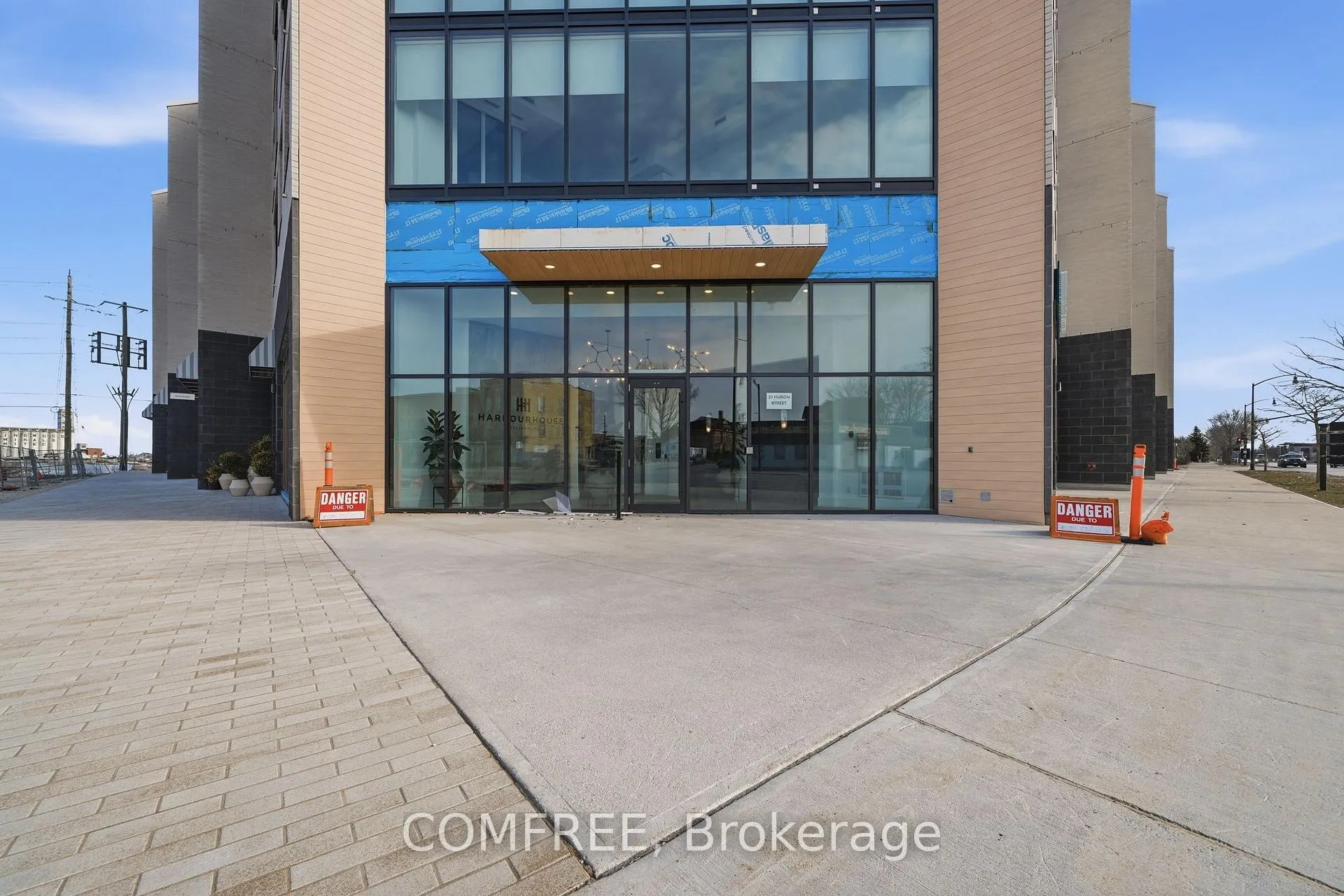 Photo 2 of Unit 622, 31 Huron Street, Collingwood — HOMEH