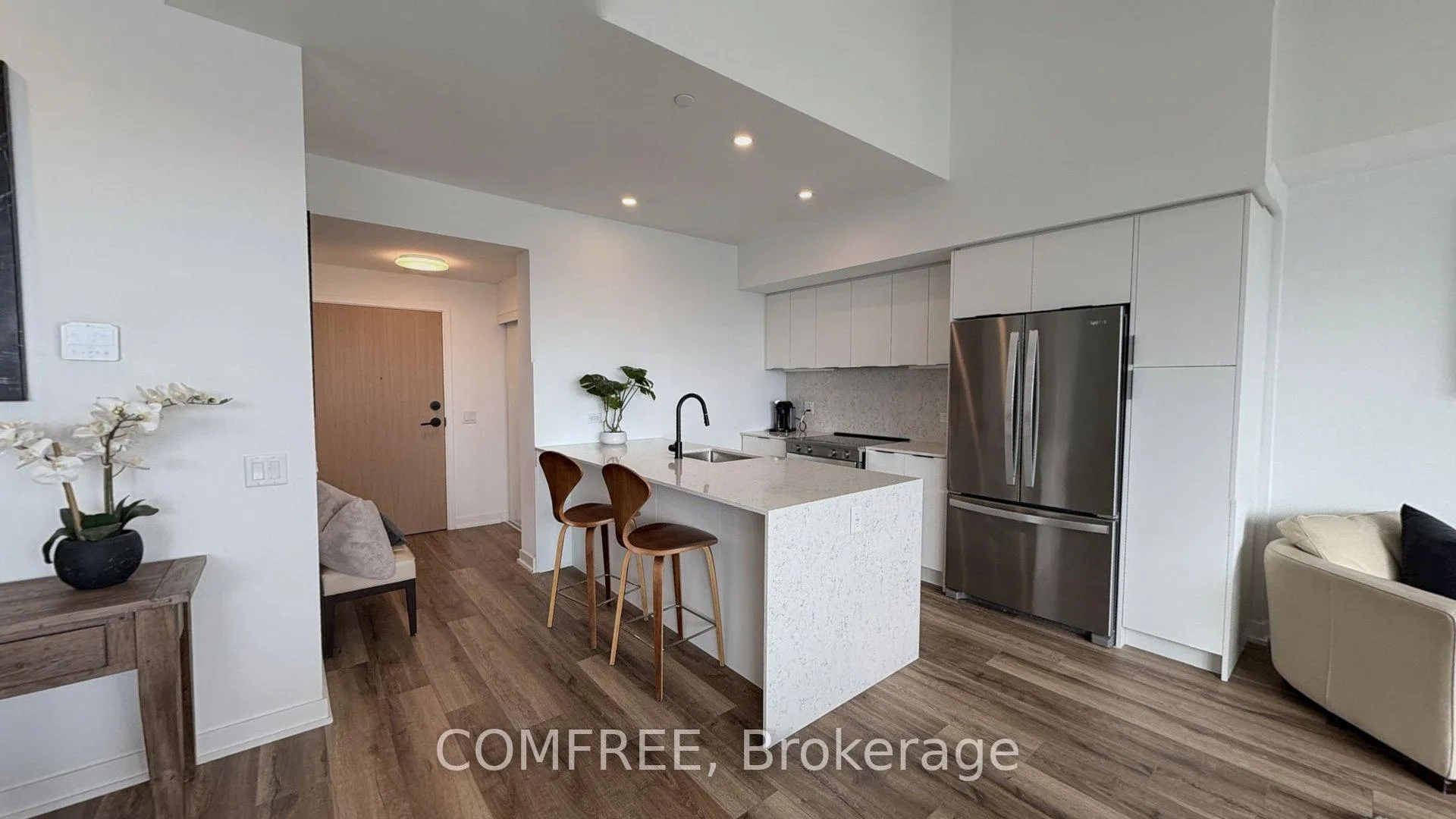 Photo 6 of Unit 622, 31 Huron Street, Collingwood — HOMEH