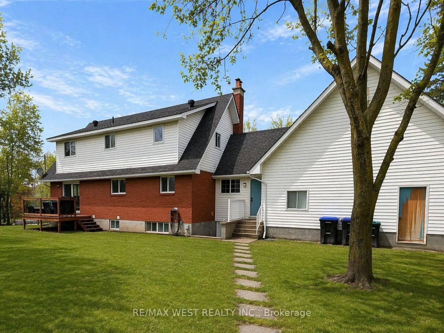 Photo 3 of 2314 Crystal Beach Road, Innisfil, Alcona — HOMEH