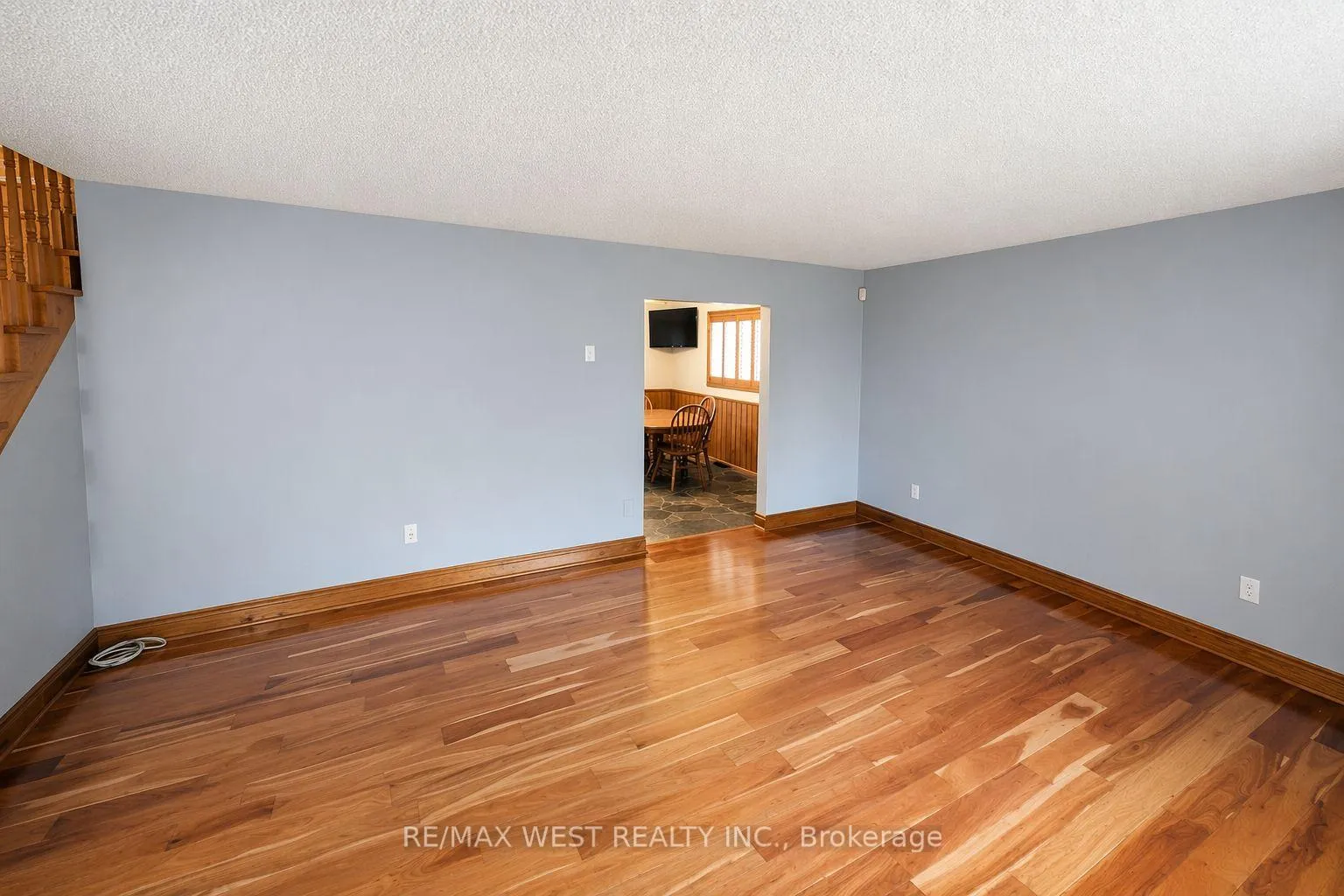 Photo 6 of 2314 Crystal Beach Road, Innisfil, Alcona — HOMEH