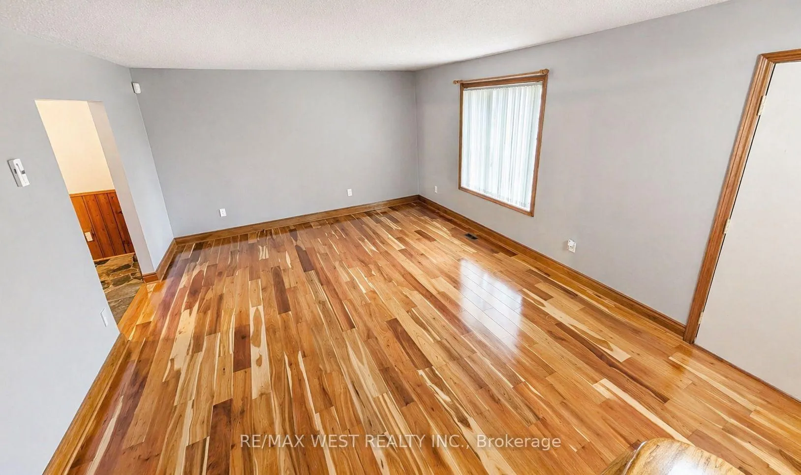 Photo 8 of 2314 Crystal Beach Road, Innisfil, Alcona — HOMEH