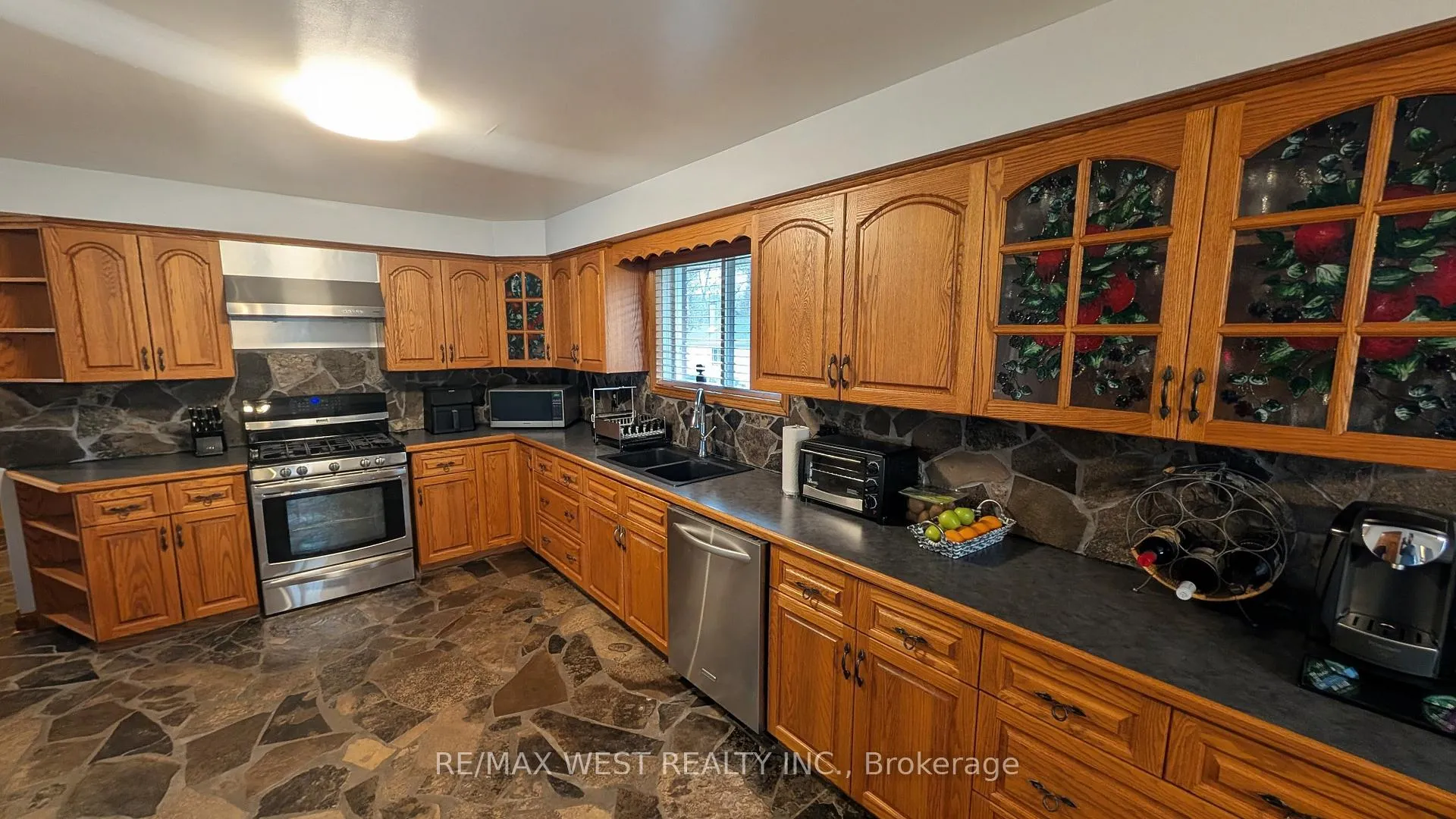 Photo 15 of 2314 Crystal Beach Road, Innisfil, Alcona — HOMEH