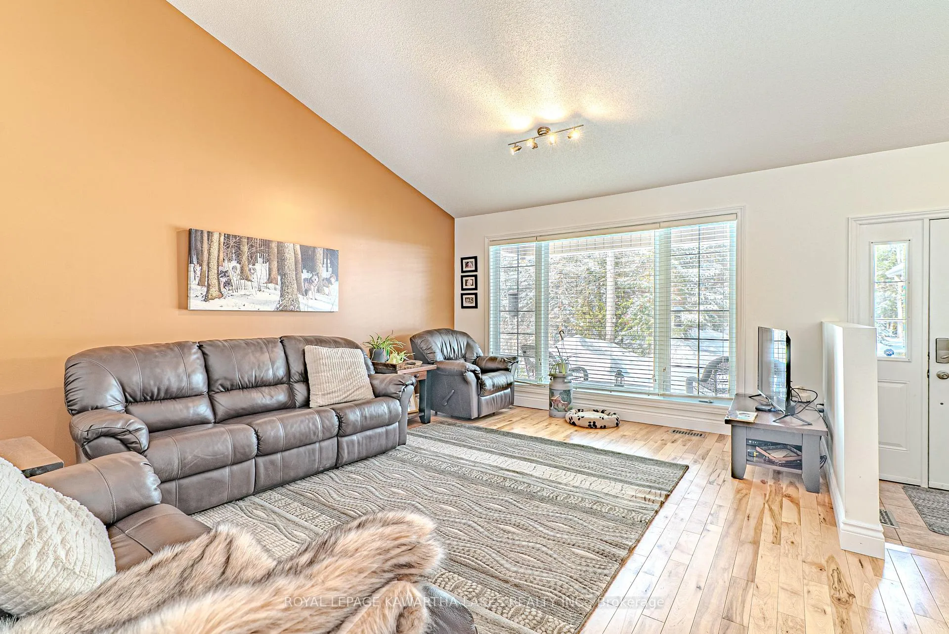 Photo 11 of 914 County Rd 49, Trent Lakes — HOMEH