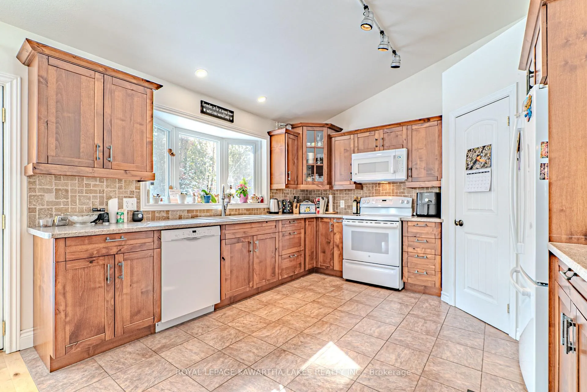 Photo 15 of 914 County Rd 49, Trent Lakes — HOMEH