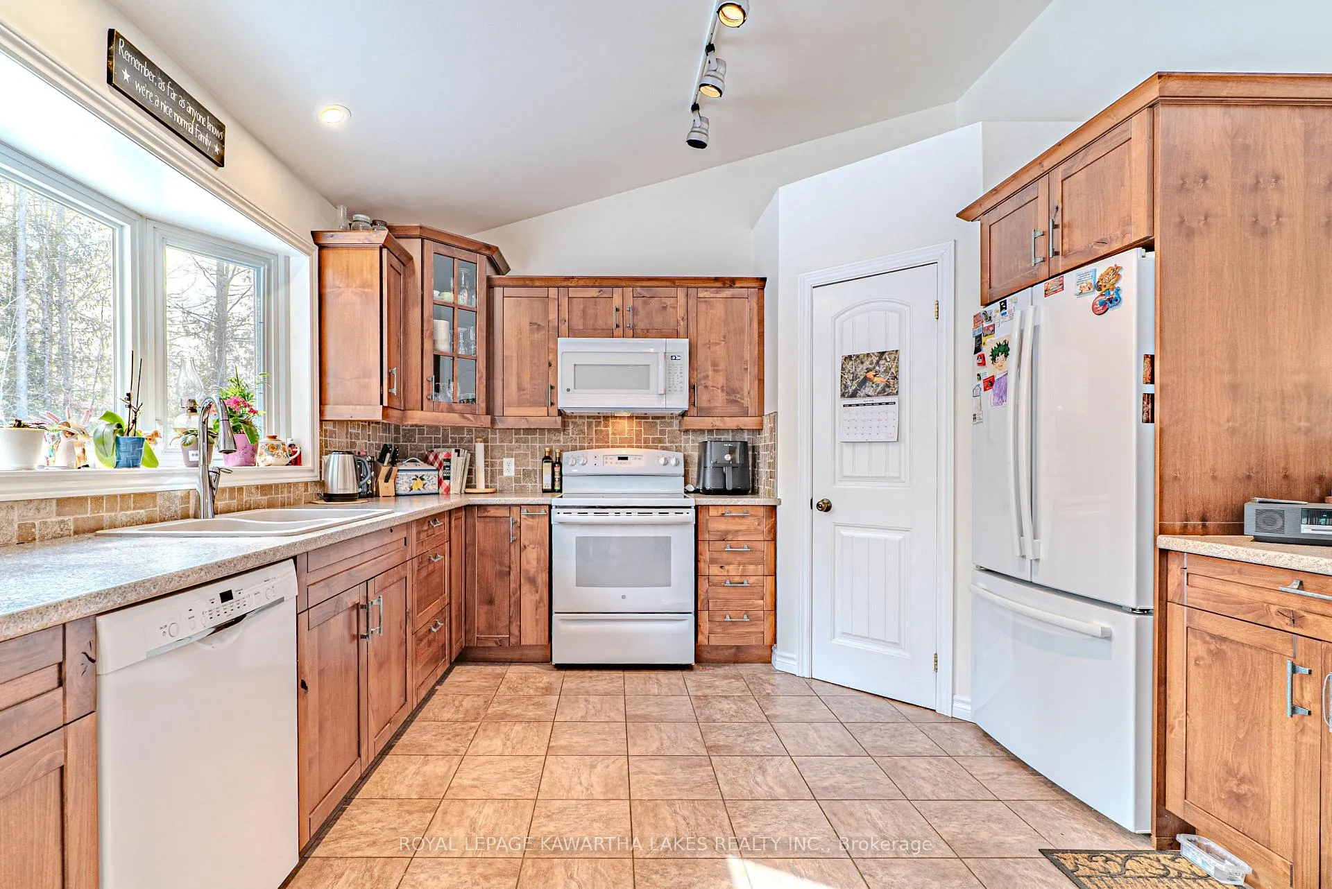 Photo 17 of 914 County Rd 49, Trent Lakes — HOMEH