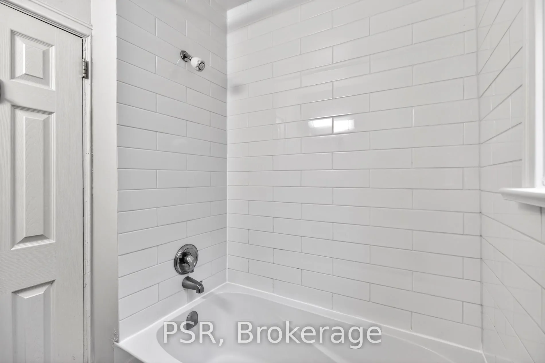 Photo 12 of Unit L03, 1365 Bayview Avenue, Toronto, Leaside — HOMEH