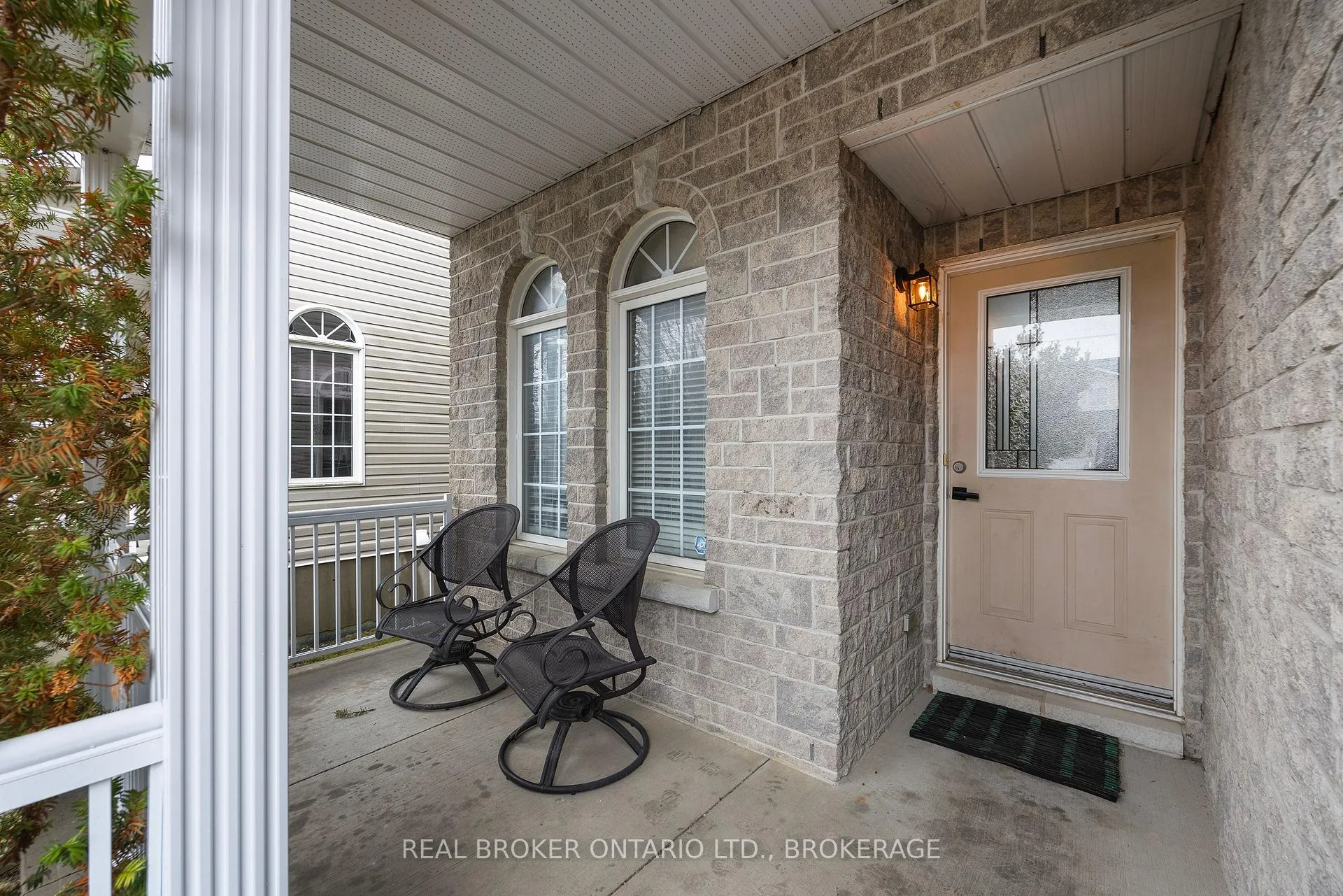 Photo 4 of 942 Bluffwood Avenue, Kingston, Kingston East (Incl Barret Crt) — HOMEH