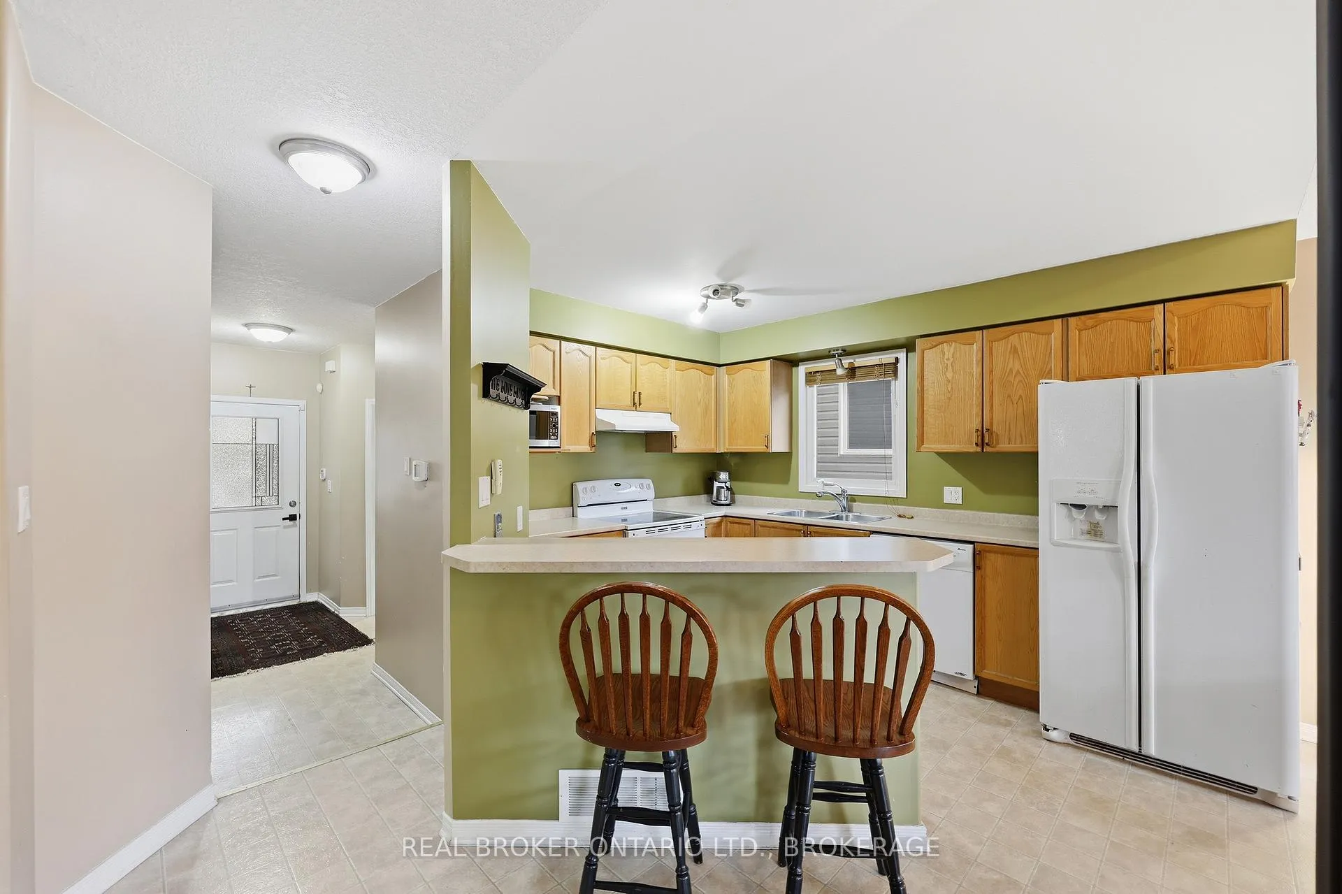 Photo 9 of 942 Bluffwood Avenue, Kingston, Kingston East (Incl Barret Crt) — HOMEH