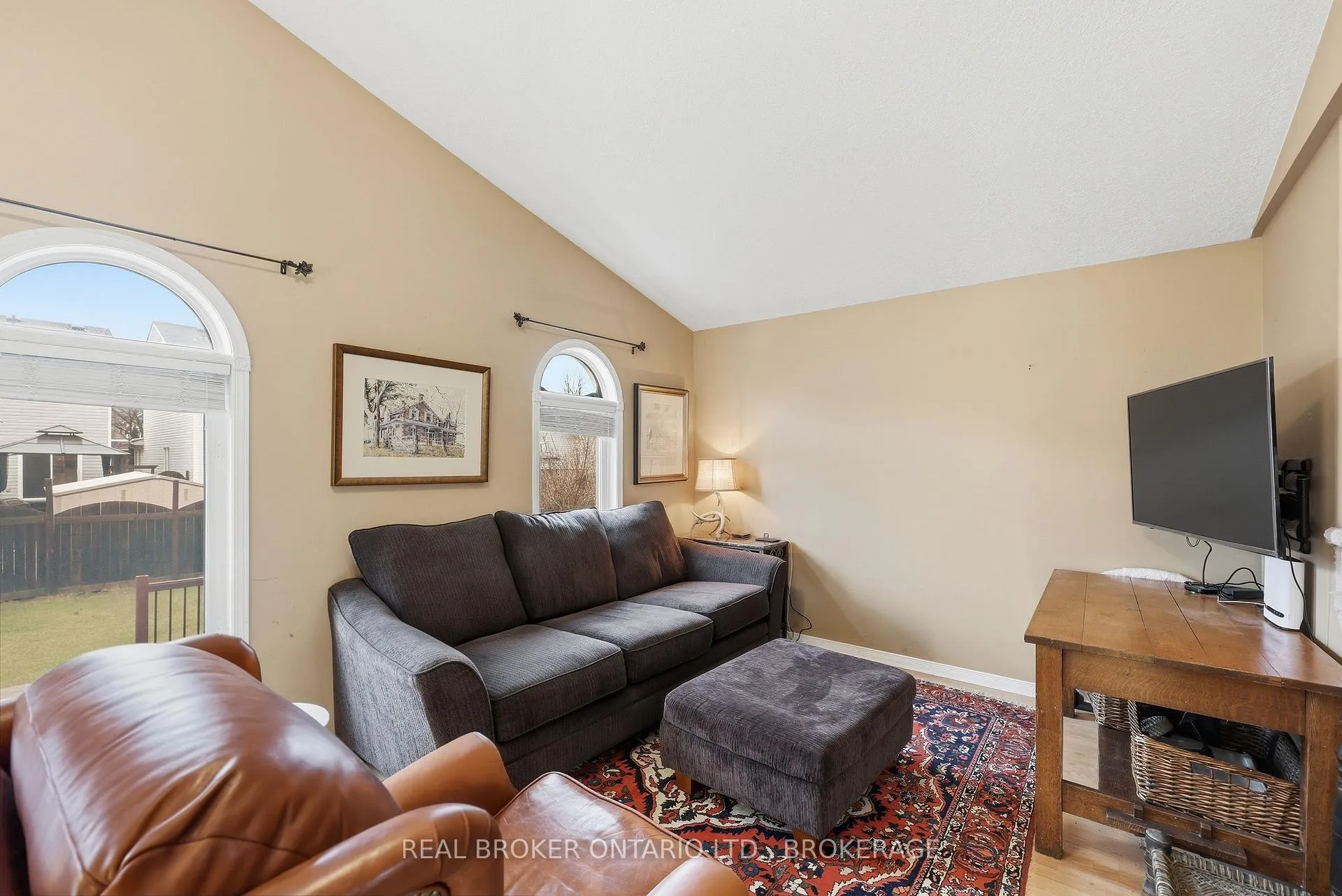 Photo 13 of 942 Bluffwood Avenue, Kingston, Kingston East (Incl Barret Crt) — HOMEH
