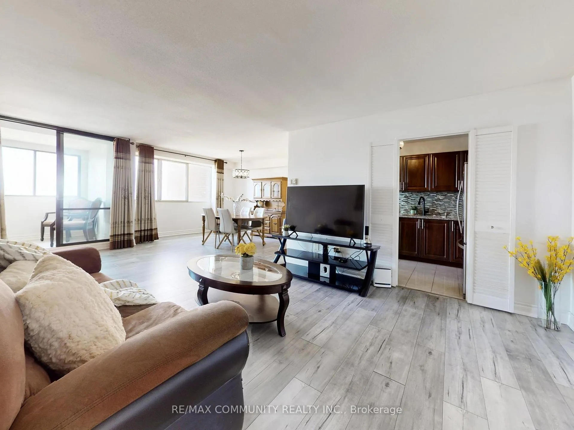 Photo 13 of Unit 3706, 3 Massey Square, Toronto, Crescent Town — HOMEH