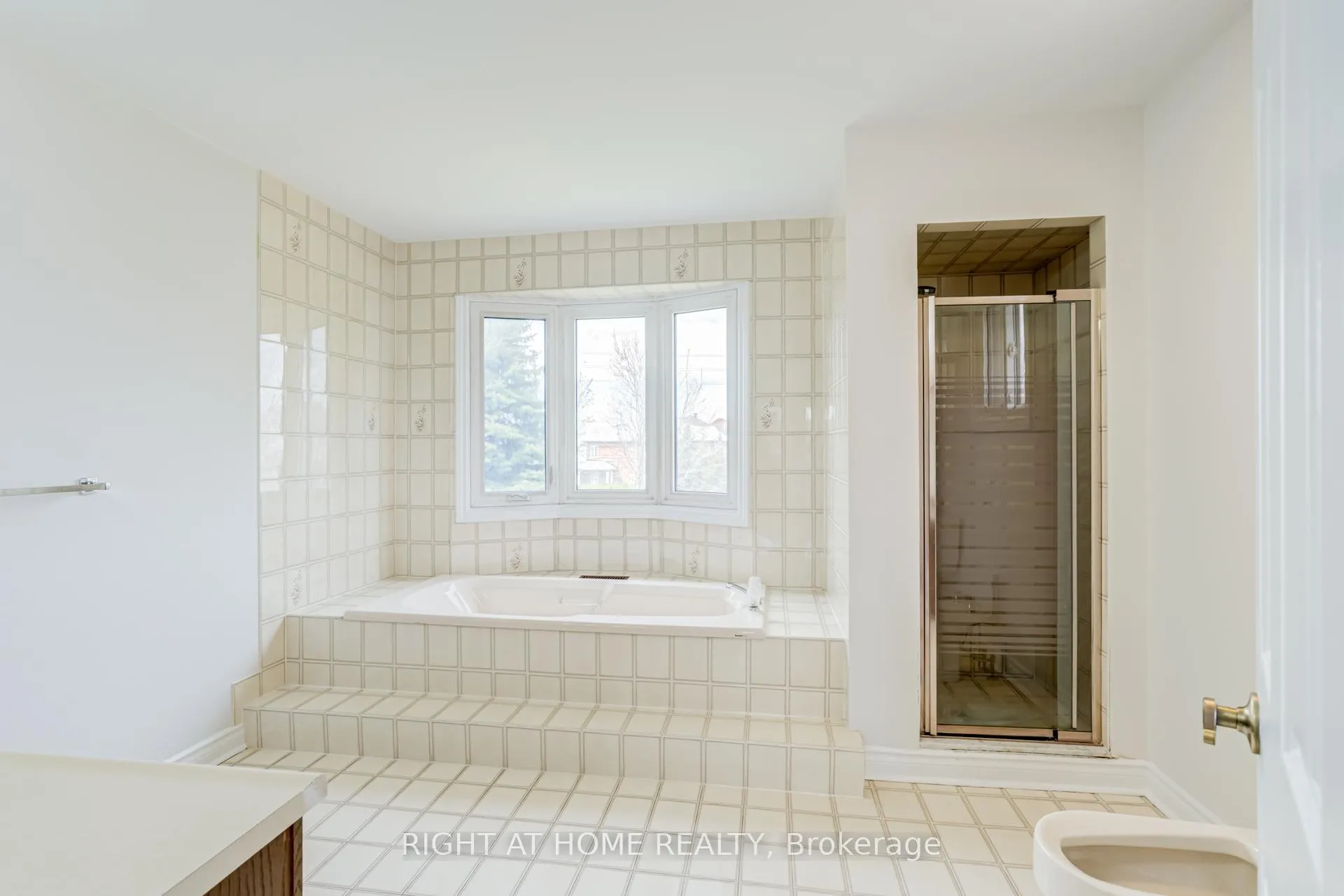 Photo 27 of 46 Hewlett Crescent, Markham, Markville — HOMEH