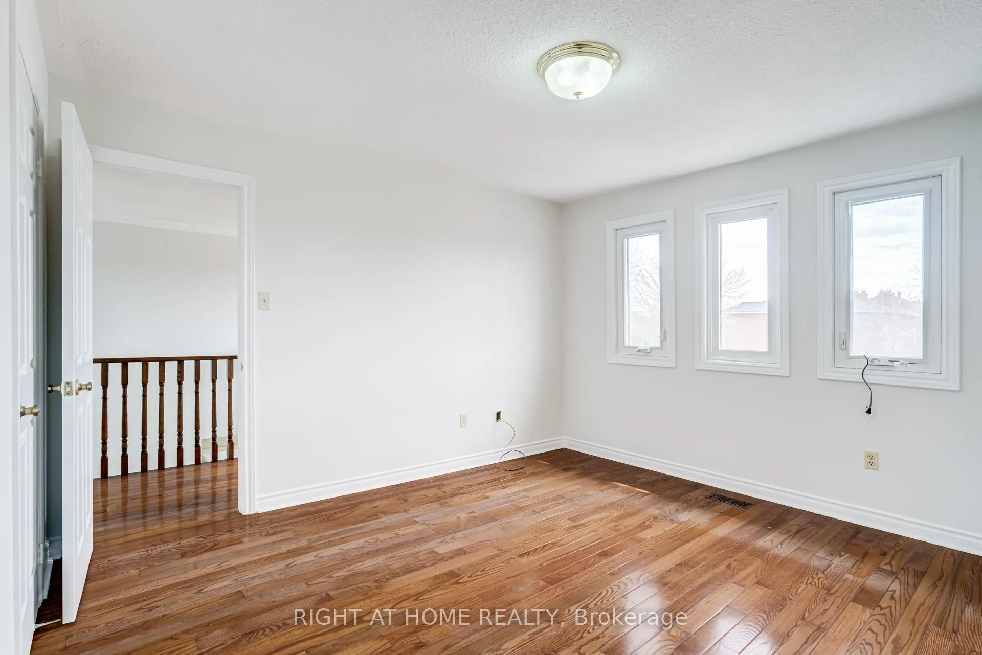 Photo 29 of 46 Hewlett Crescent, Markham, Markville — HOMEH