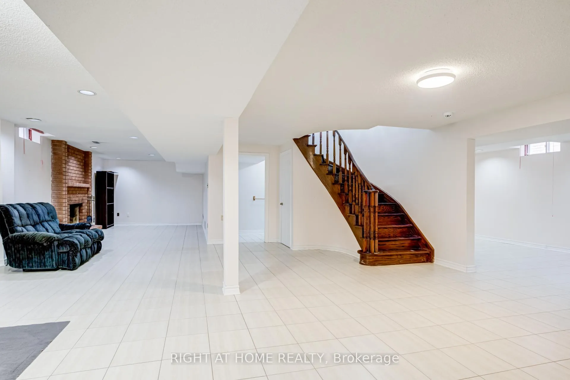 Photo 36 of 46 Hewlett Crescent, Markham, Markville — HOMEH
