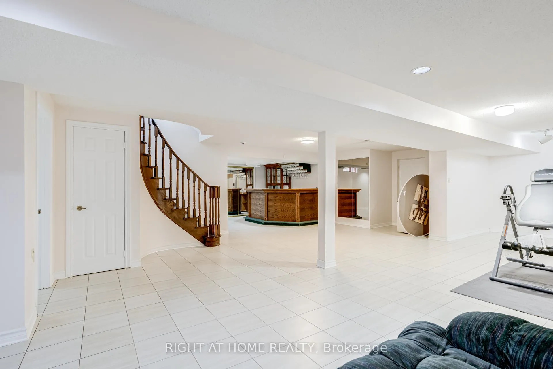 Photo 37 of 46 Hewlett Crescent, Markham, Markville — HOMEH