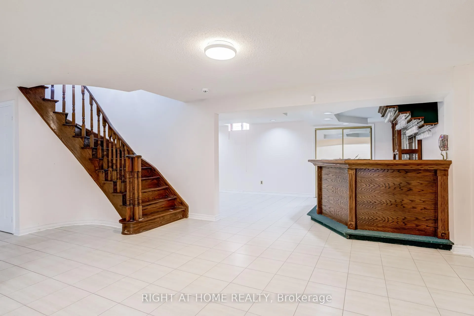 Photo 40 of 46 Hewlett Crescent, Markham, Markville — HOMEH