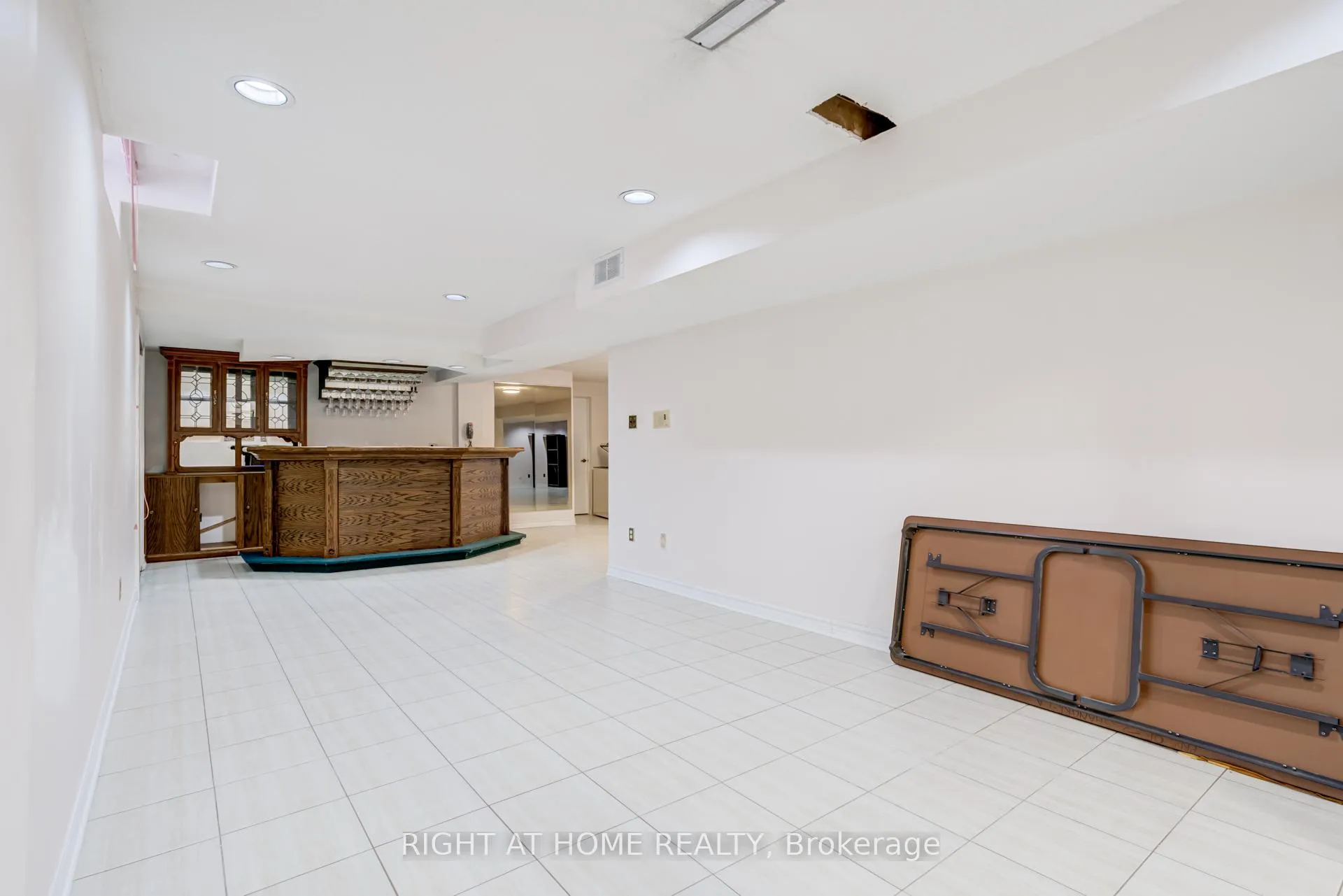 Photo 42 of 46 Hewlett Crescent, Markham, Markville — HOMEH