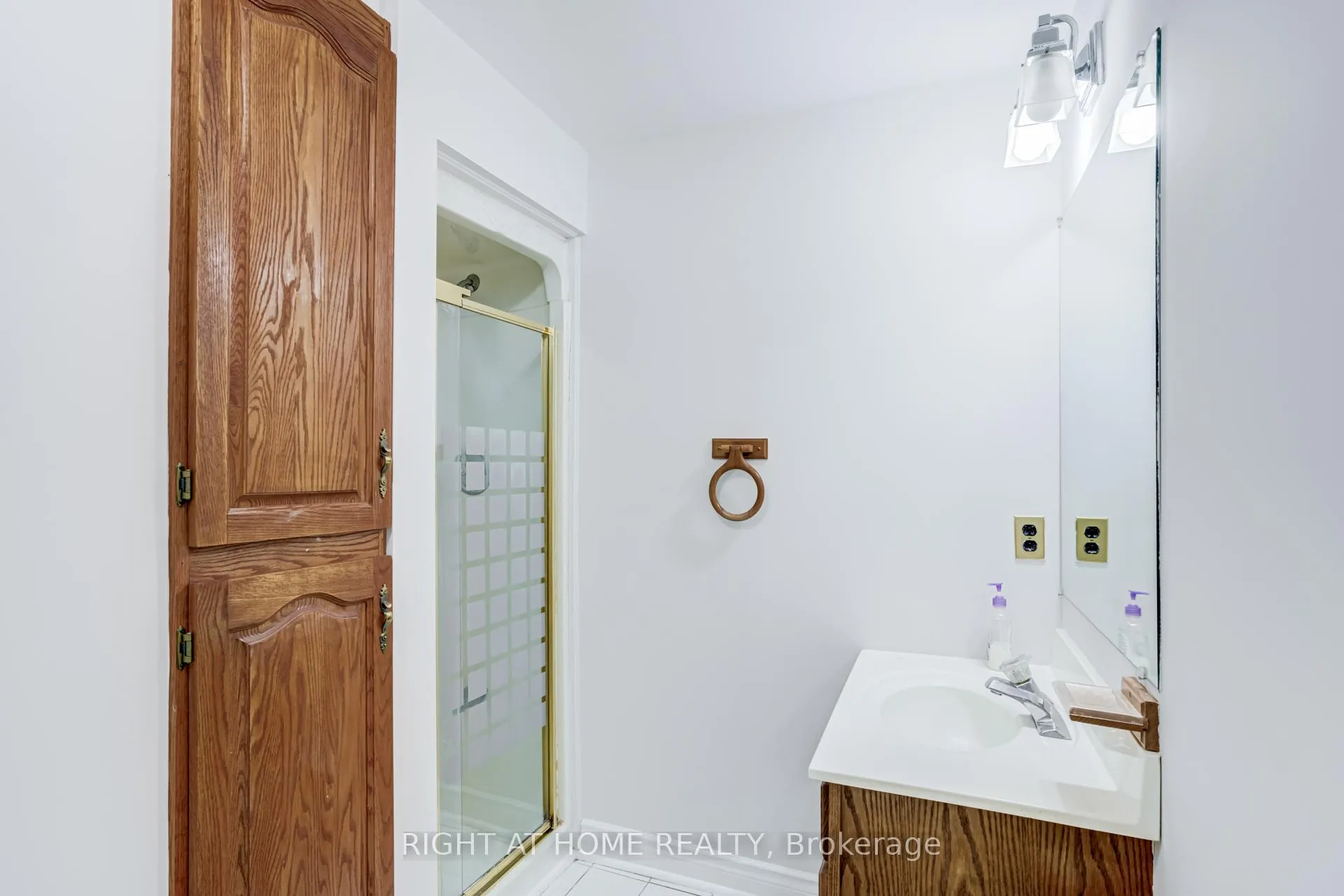 Photo 45 of 46 Hewlett Crescent, Markham, Markville — HOMEH