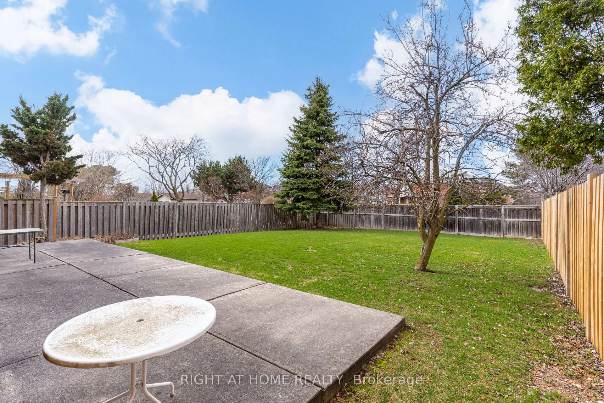 Photo 47 of 46 Hewlett Crescent, Markham, Markville — HOMEH