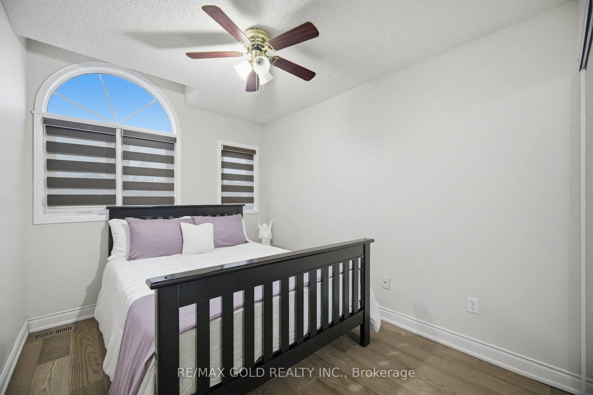 Photo 9 of 29 Piane Avenue, Brampton, Fletcher's West — HOMEH