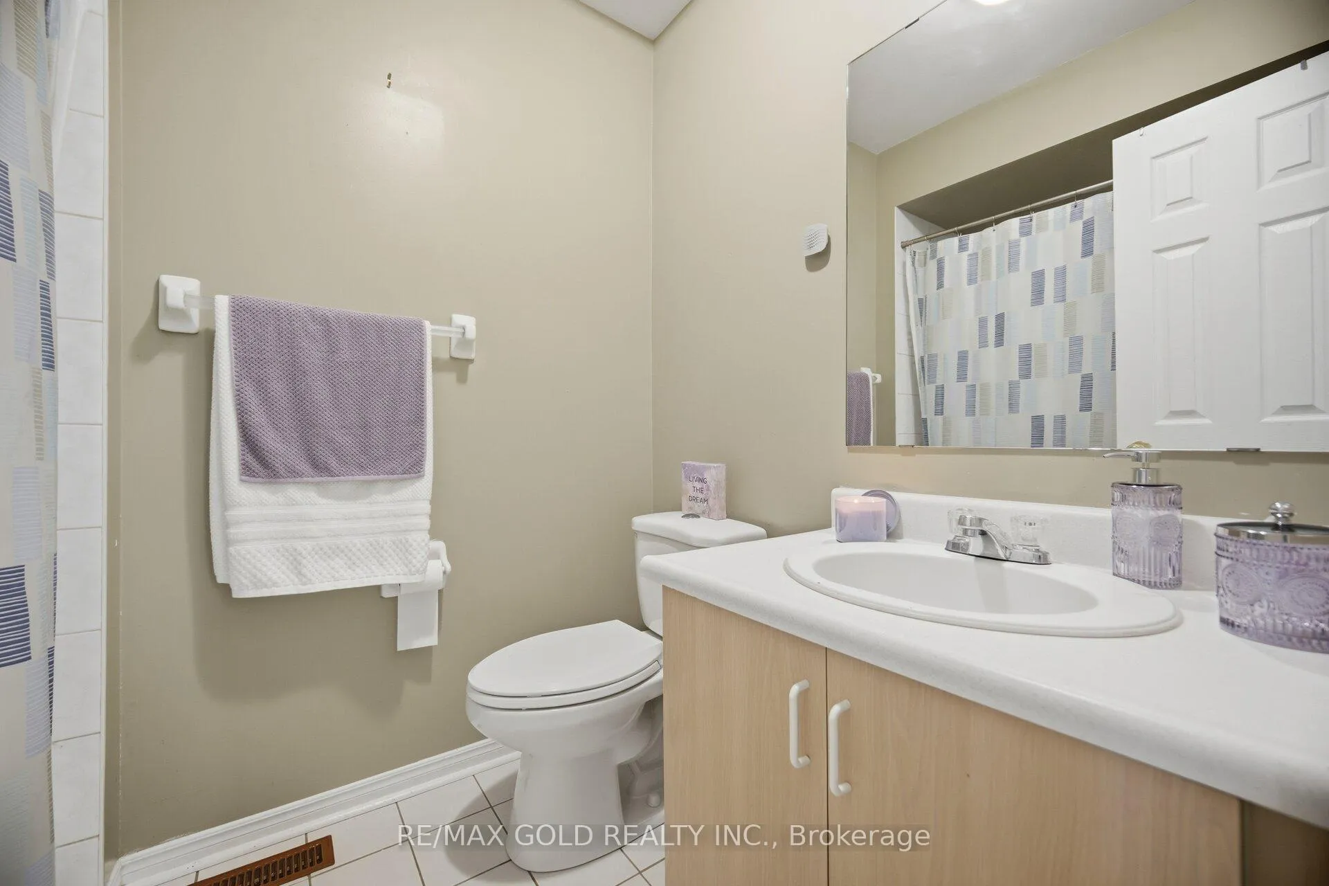 Photo 10 of 29 Piane Avenue, Brampton, Fletcher's West — HOMEH