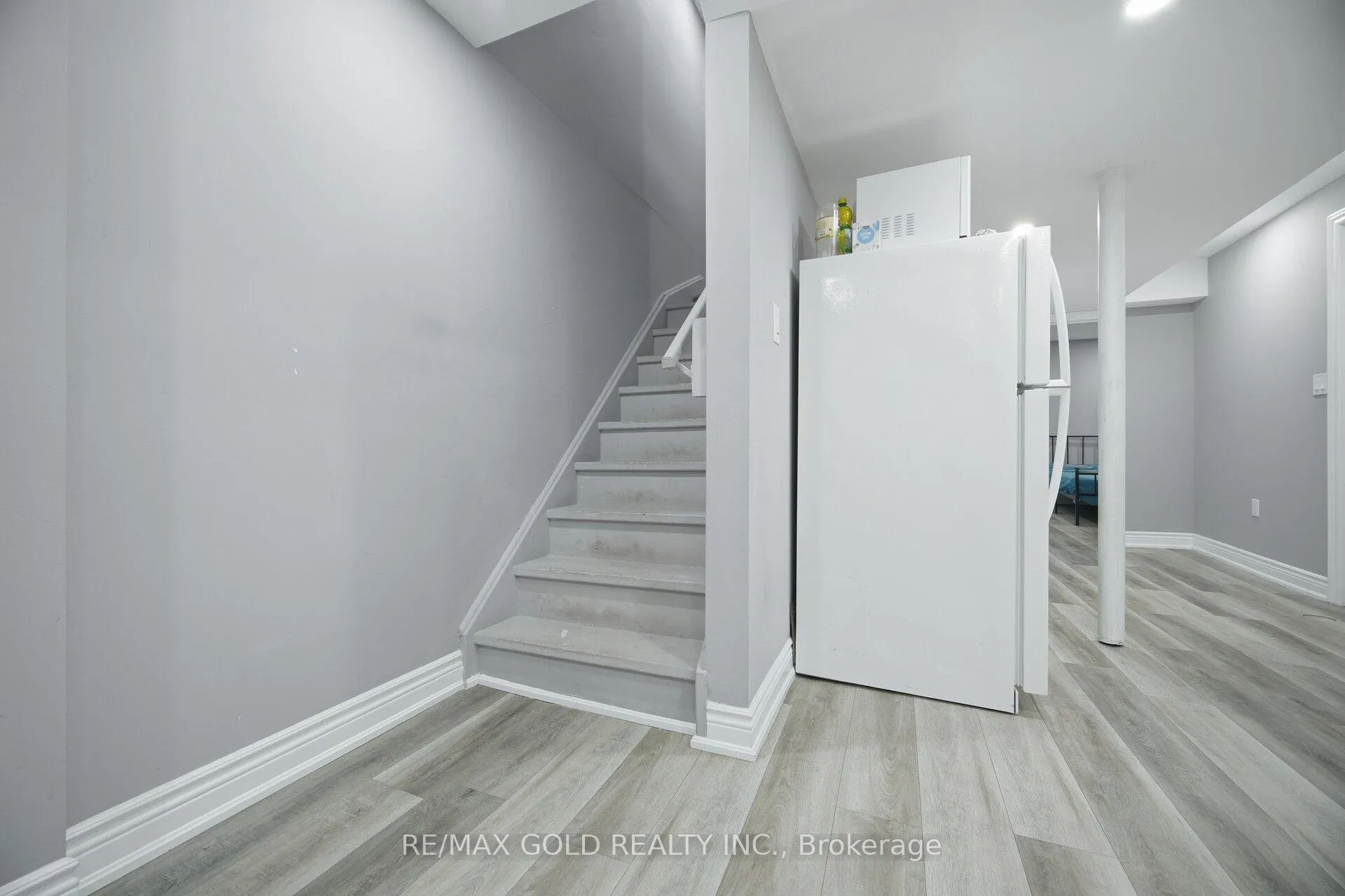 Photo 12 of 29 Piane Avenue, Brampton, Fletcher's West — HOMEH