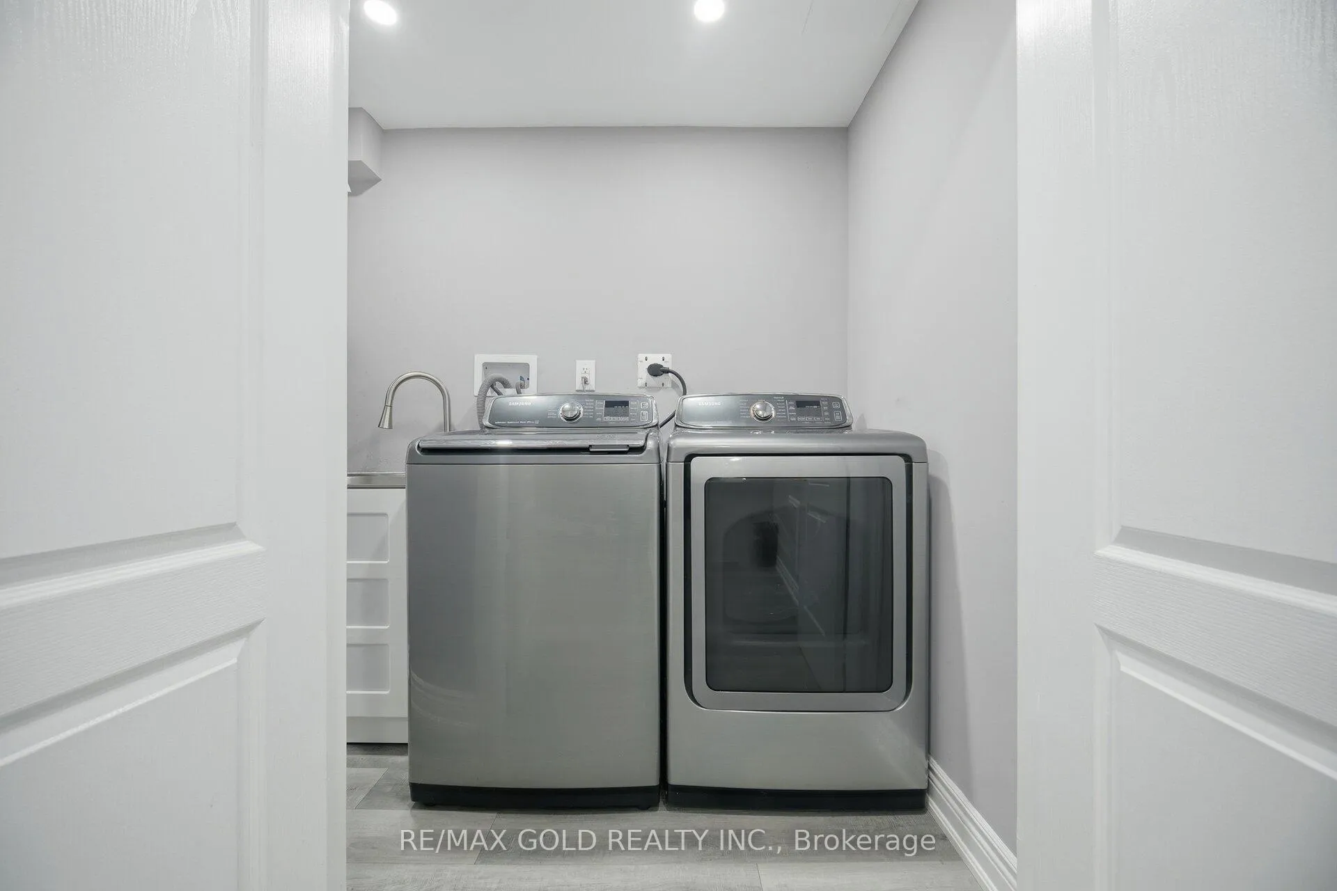 Photo 15 of 29 Piane Avenue, Brampton, Fletcher's West — HOMEH