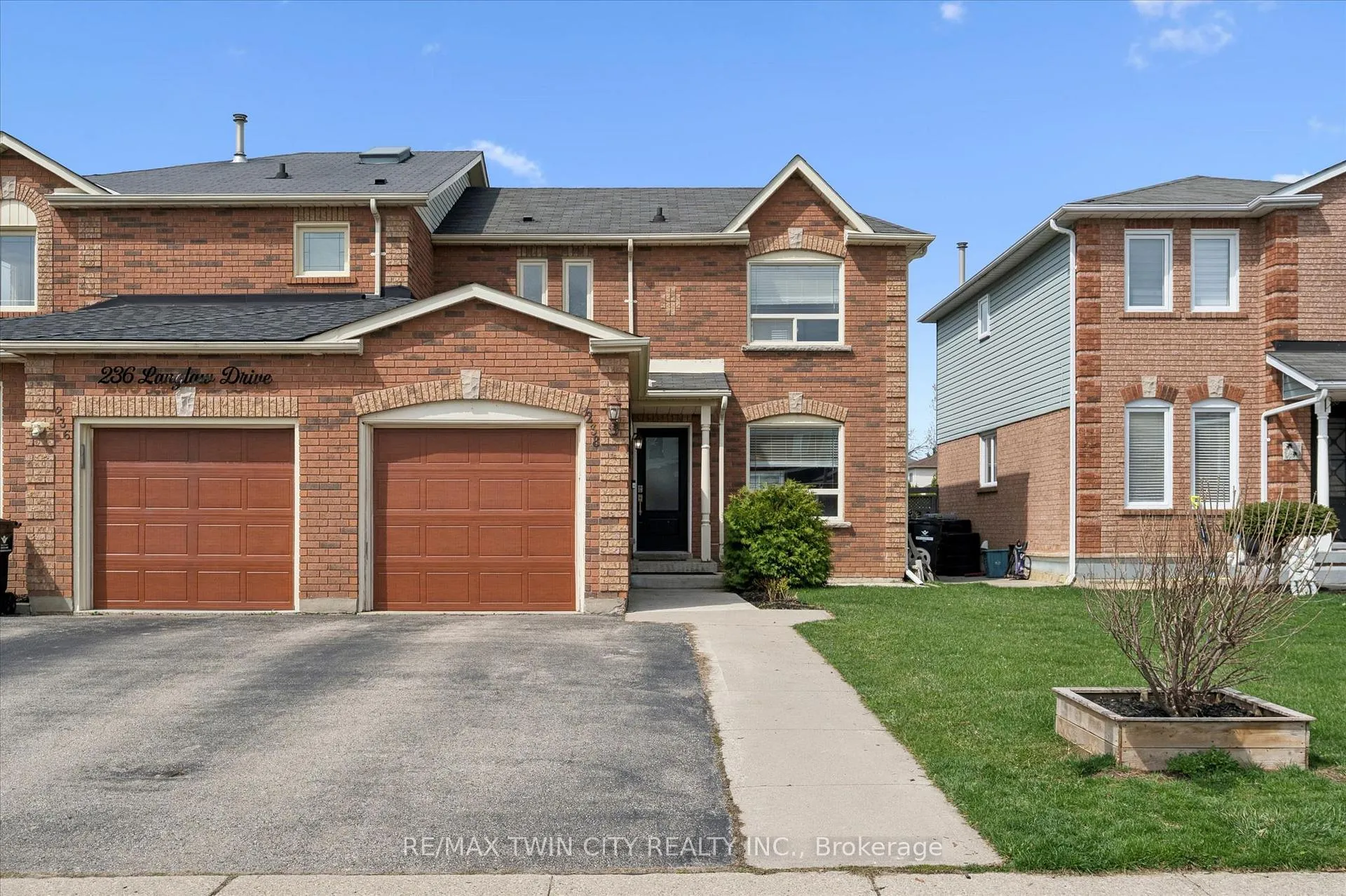 Photo 2 of 238 Langlaw Drive, Cambridge — HOMEH