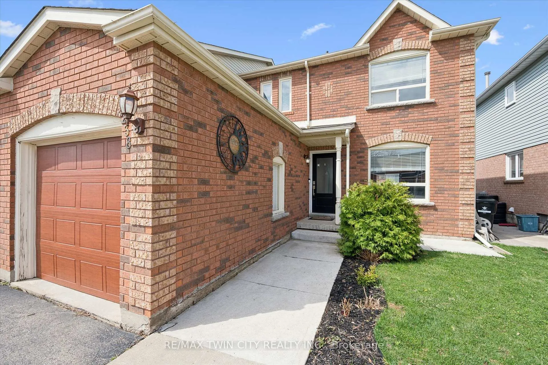 Photo 5 of 238 Langlaw Drive, Cambridge — HOMEH