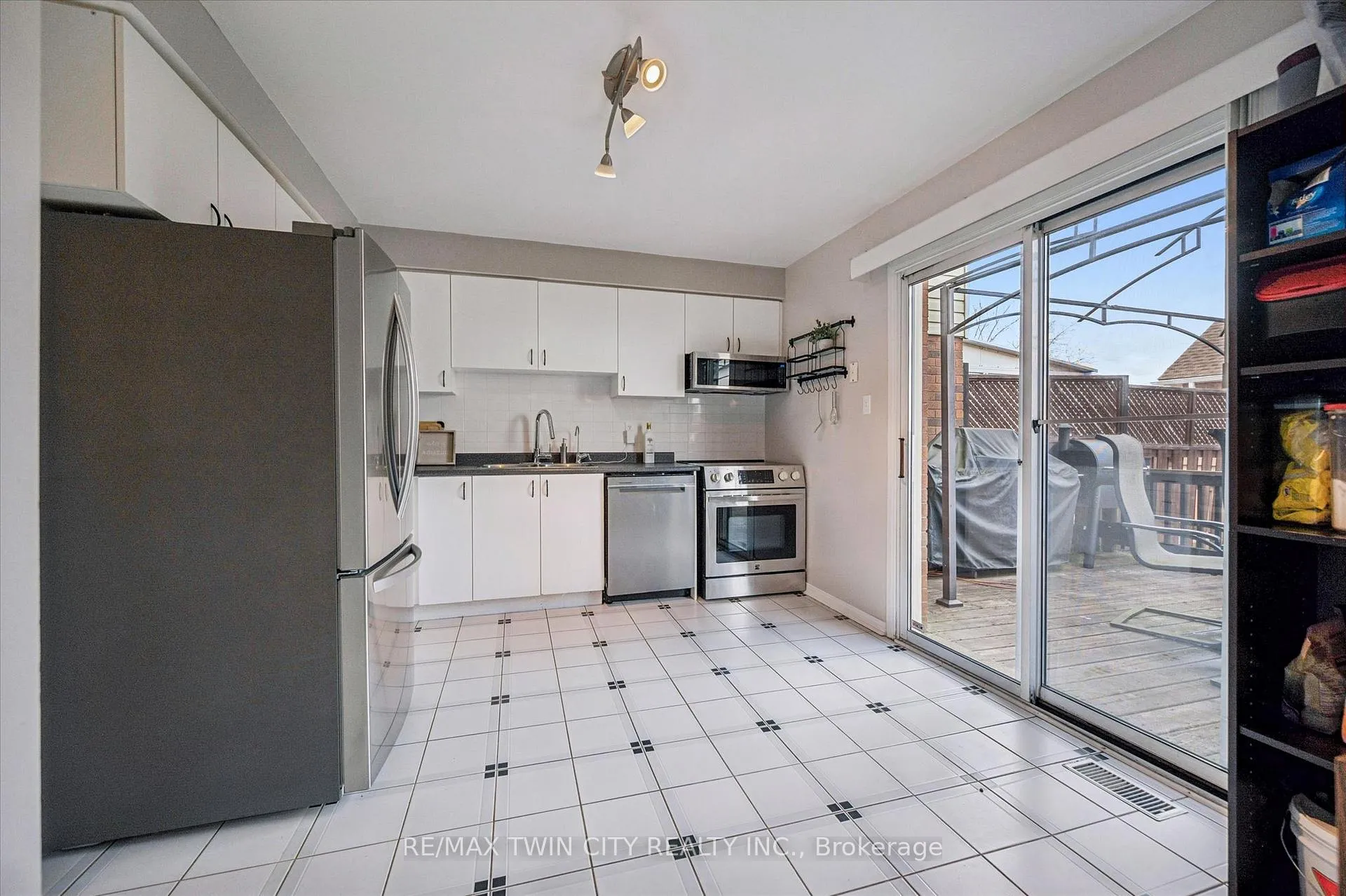 Photo 16 of 238 Langlaw Drive, Cambridge — HOMEH