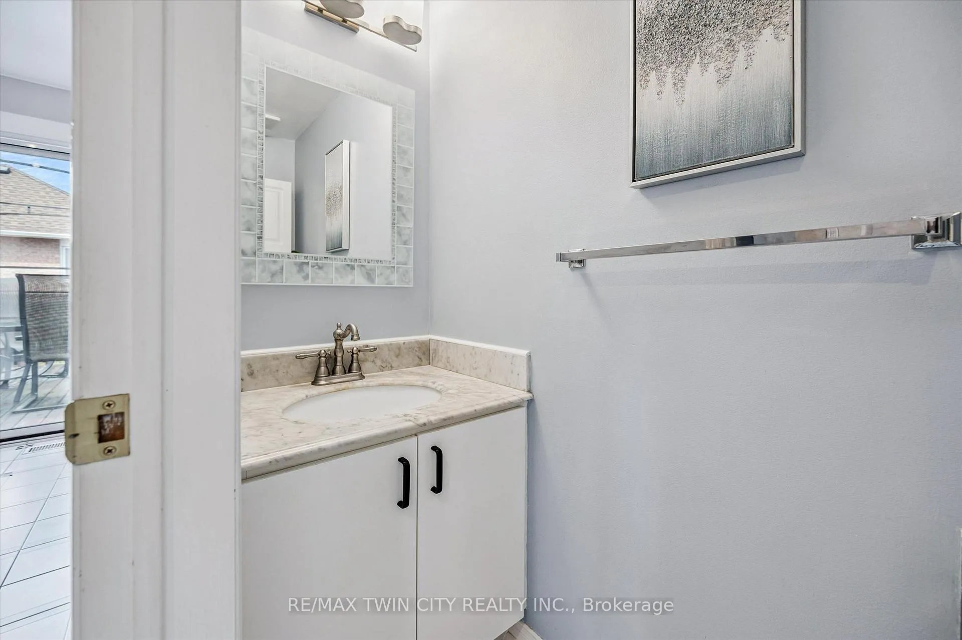 Photo 19 of 238 Langlaw Drive, Cambridge — HOMEH