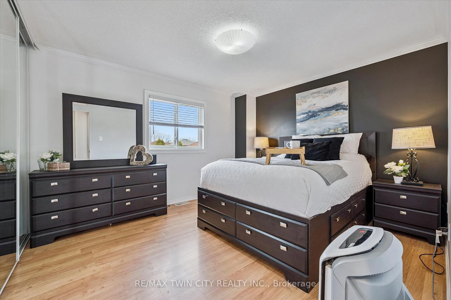 Photo 20 of 238 Langlaw Drive, Cambridge — HOMEH