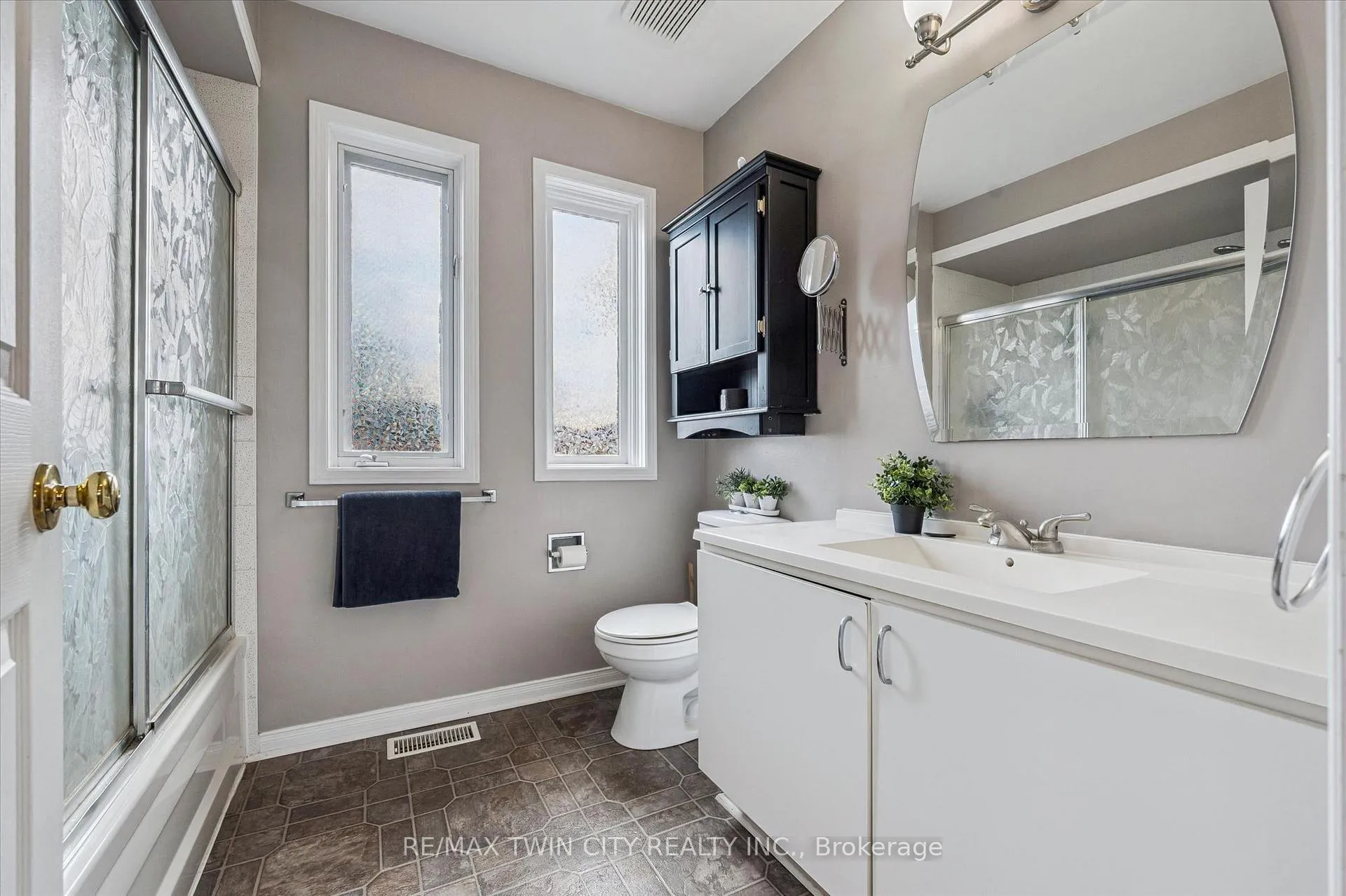 Photo 26 of 238 Langlaw Drive, Cambridge — HOMEH