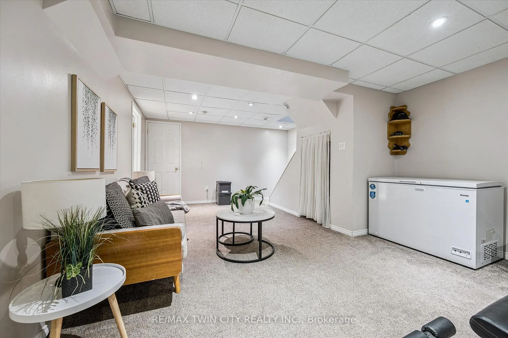 Photo 29 of 238 Langlaw Drive, Cambridge — HOMEH