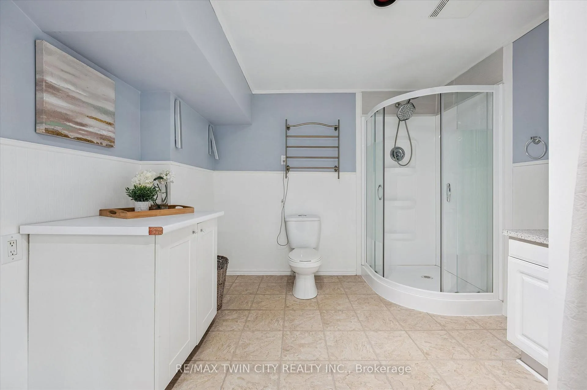 Photo 32 of 238 Langlaw Drive, Cambridge — HOMEH
