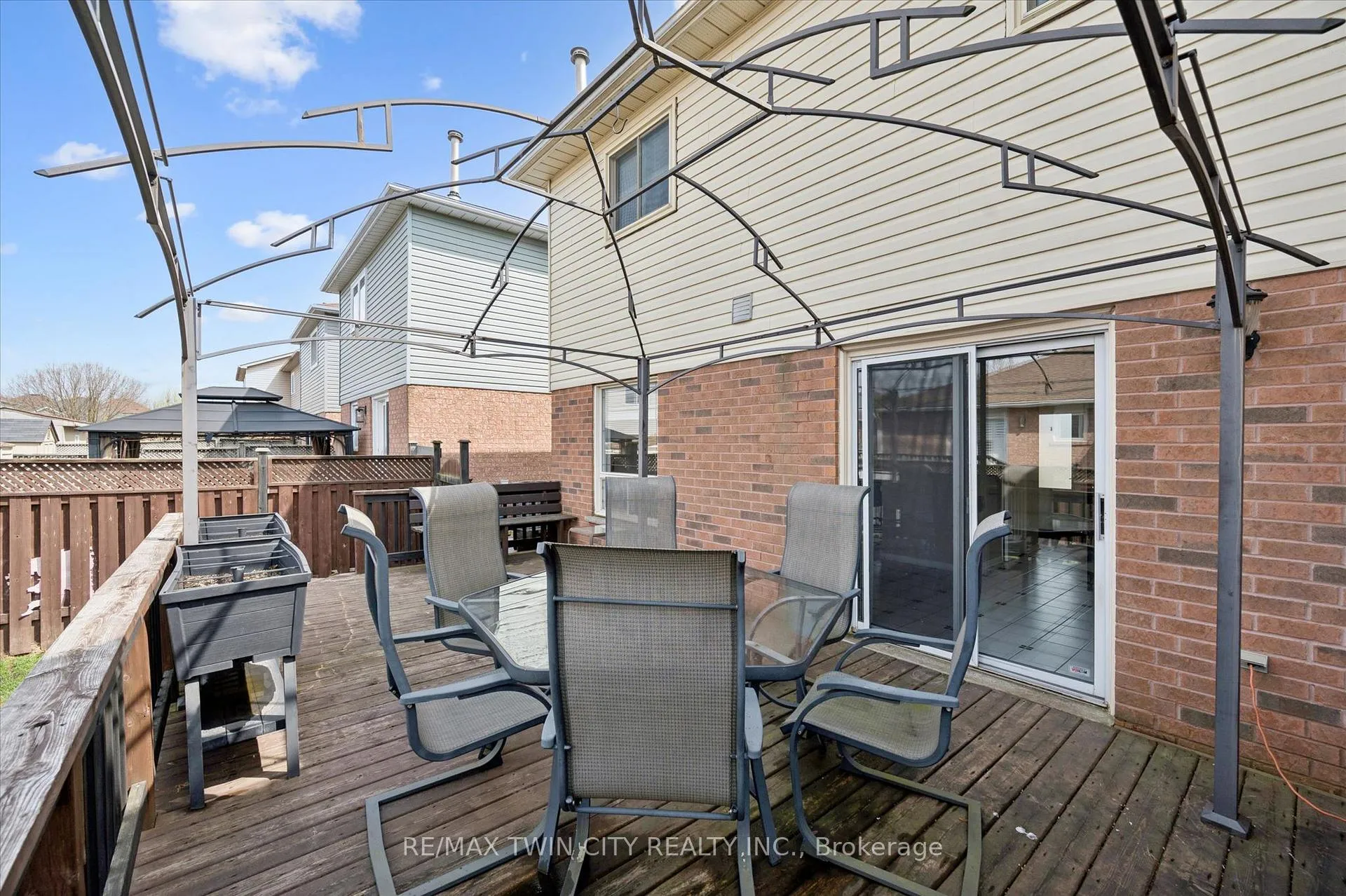Photo 34 of 238 Langlaw Drive, Cambridge — HOMEH