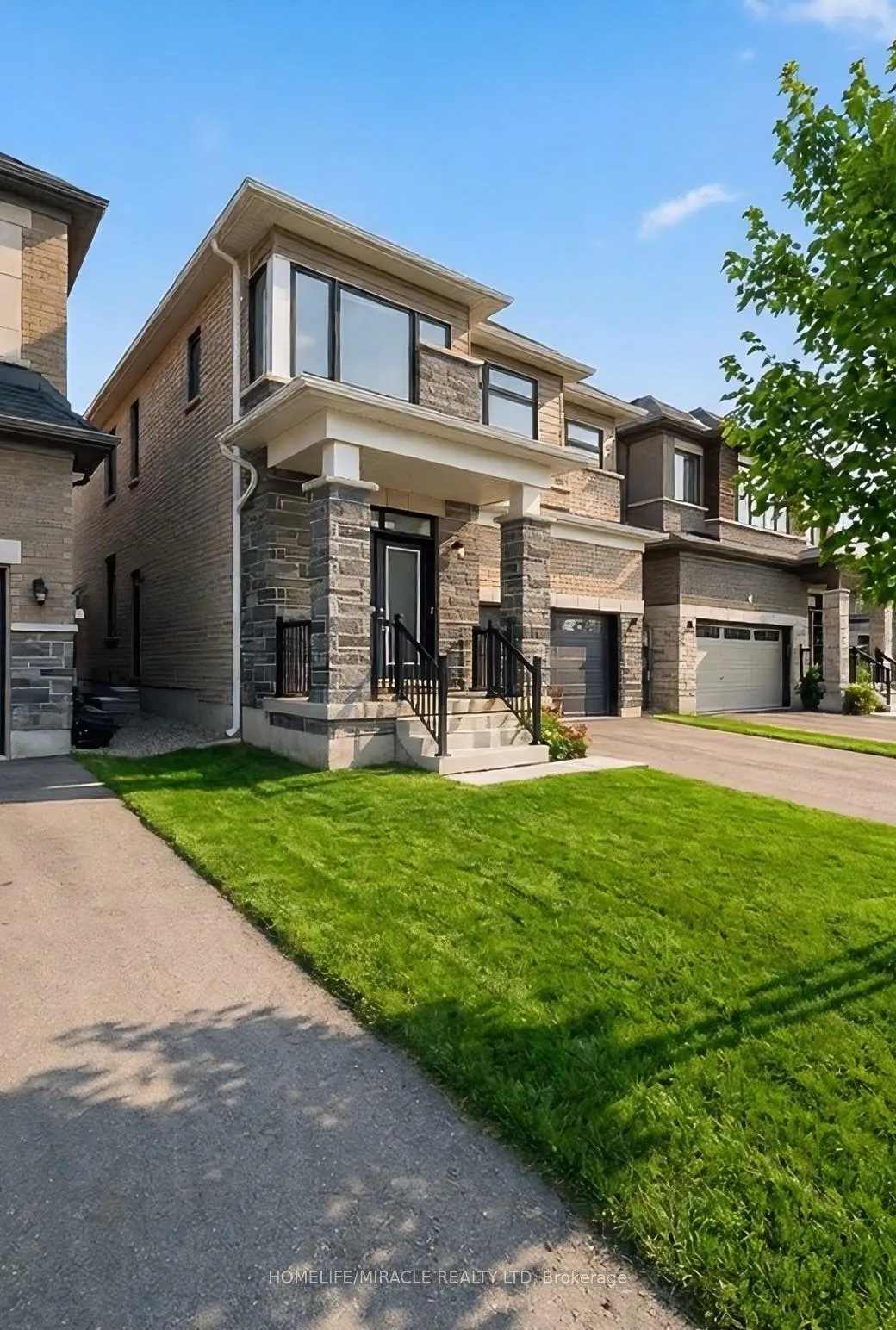 Photo 3 of 12 Orr Avenue, Vaughan, East Woodbridge — HOMEH