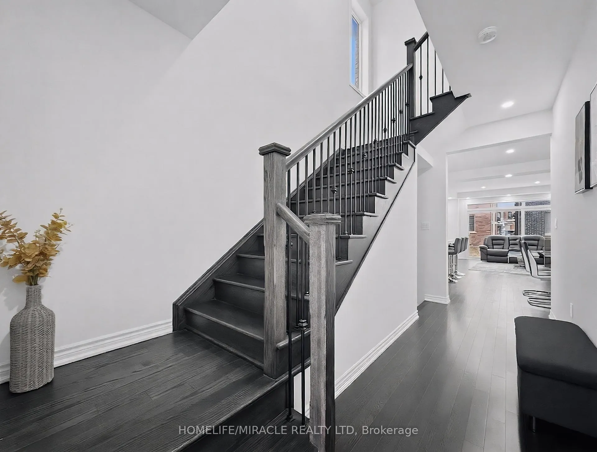 Photo 6 of 12 Orr Avenue, Vaughan, East Woodbridge — HOMEH