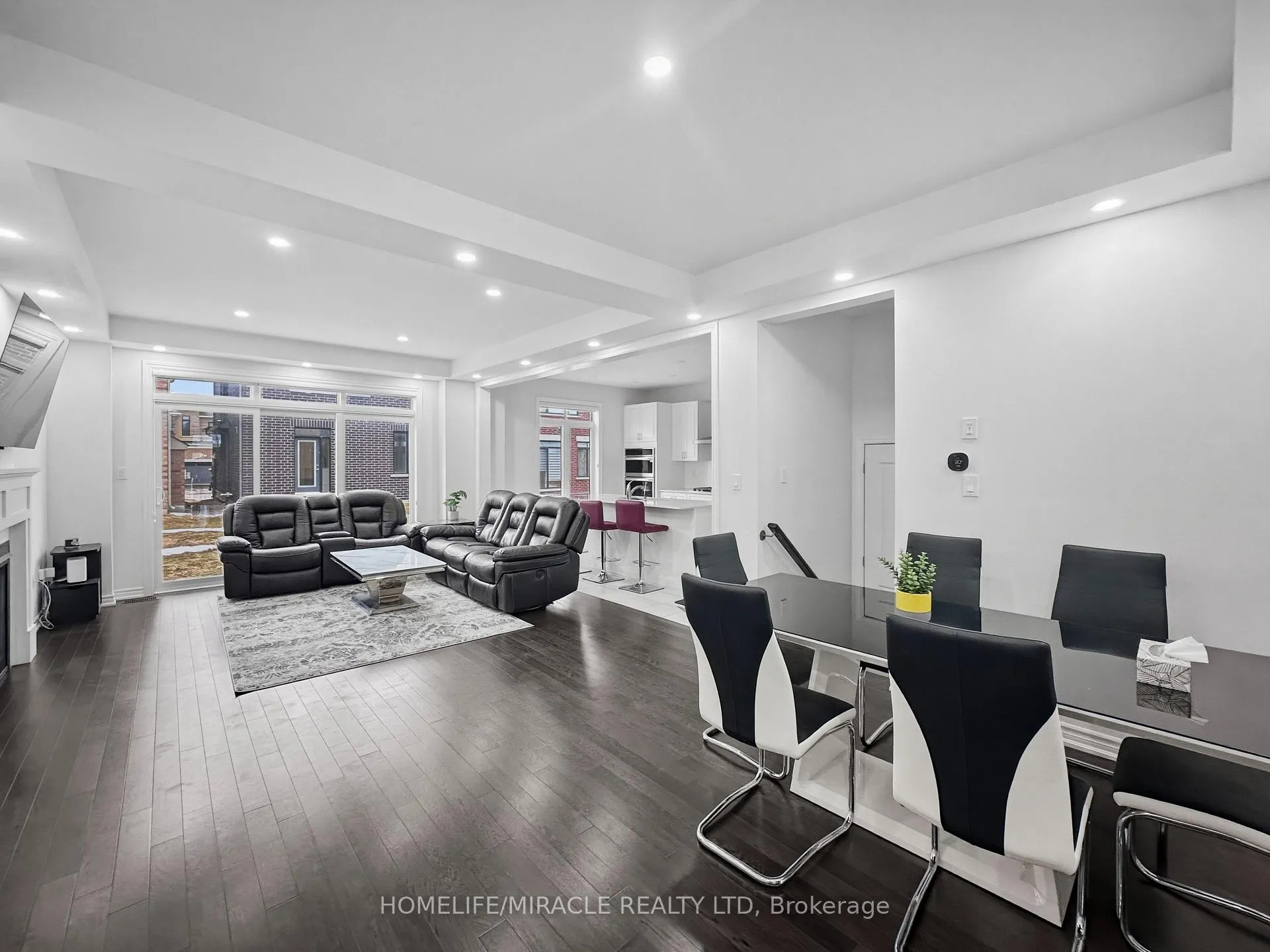 Photo 7 of 12 Orr Avenue, Vaughan, East Woodbridge — HOMEH