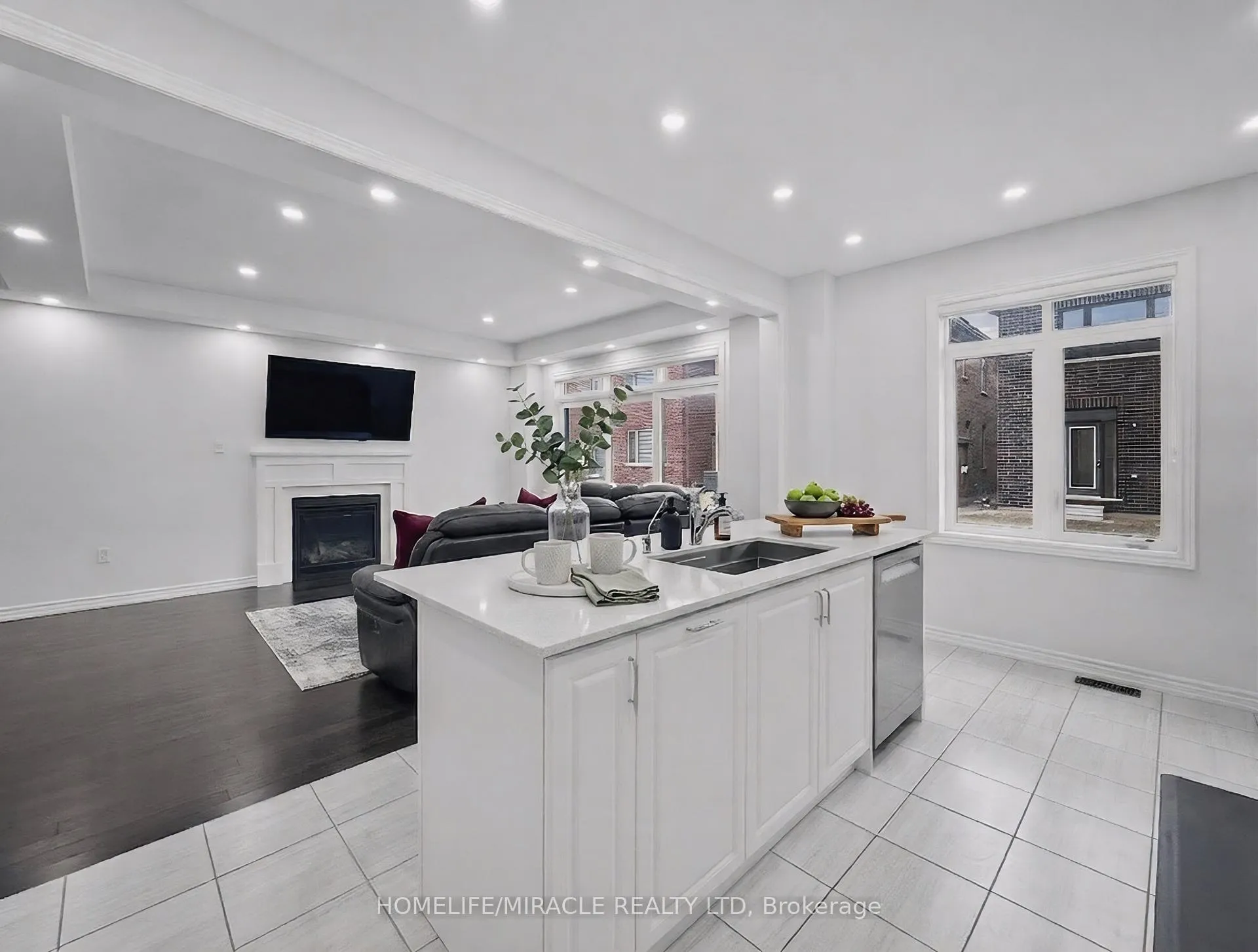 Photo 11 of 12 Orr Avenue, Vaughan, East Woodbridge — HOMEH
