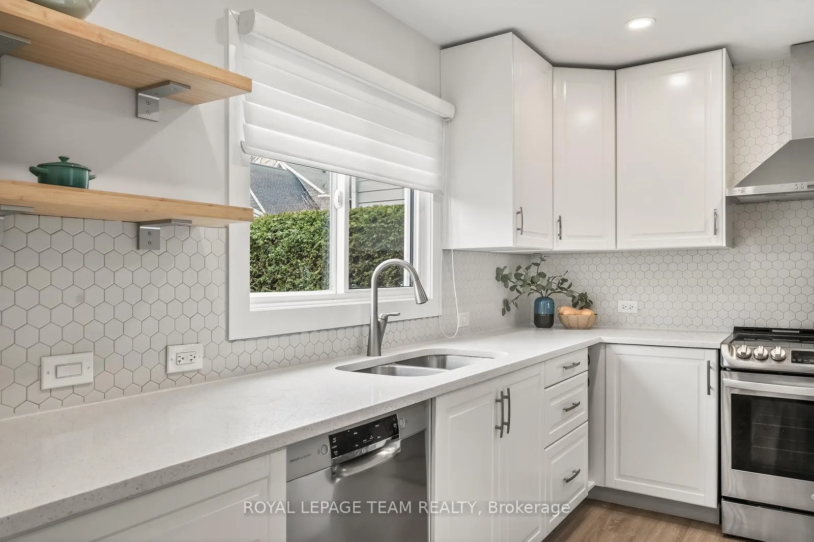 Photo 11 of 63 Birch Avenue, Ottawa, Manor Park — HOMEH