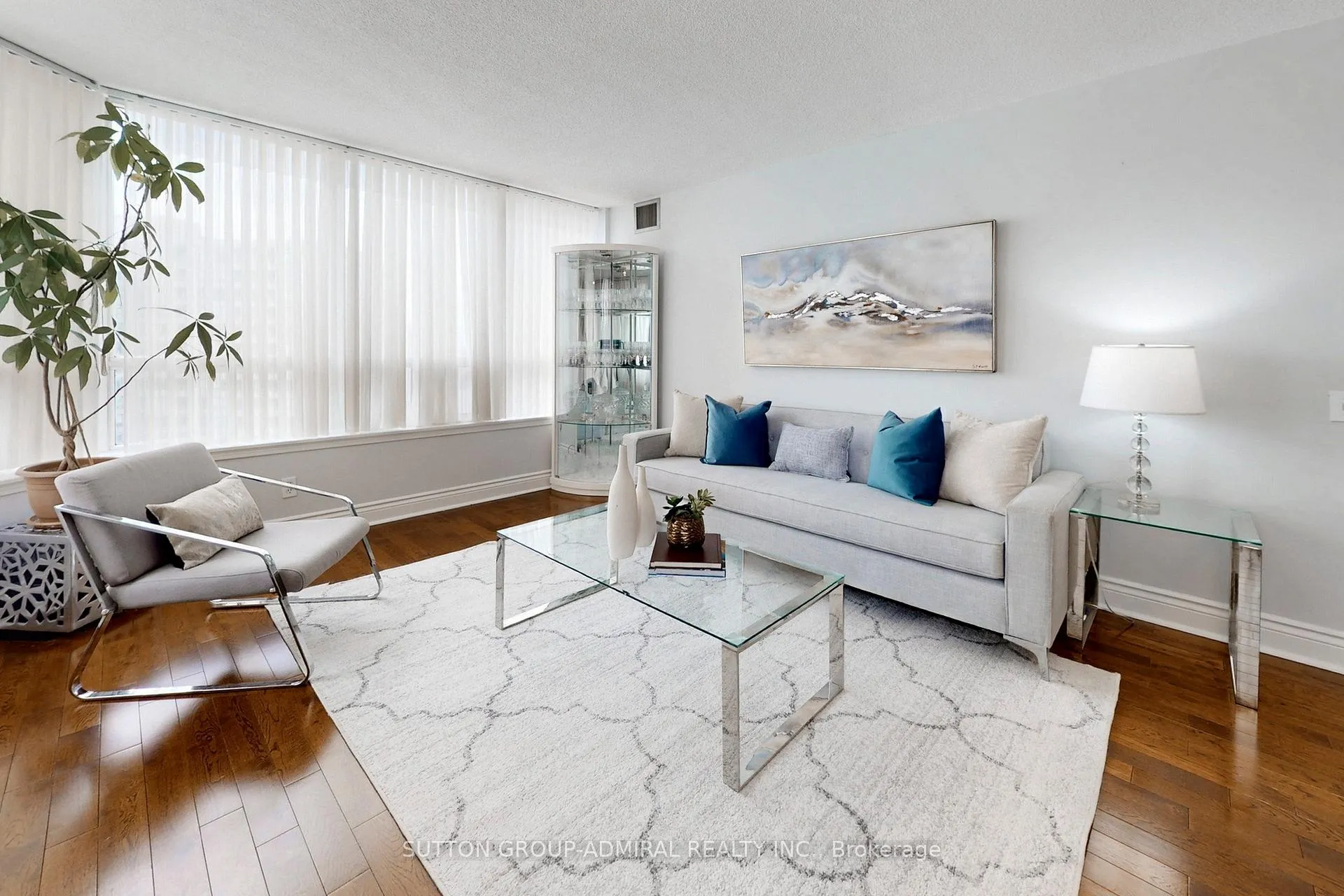 Photo 2 of Unit Ph208, 81 Townsgate Drive, Vaughan, Crestwood-Springfarm-Yorkhill — HOMEH
