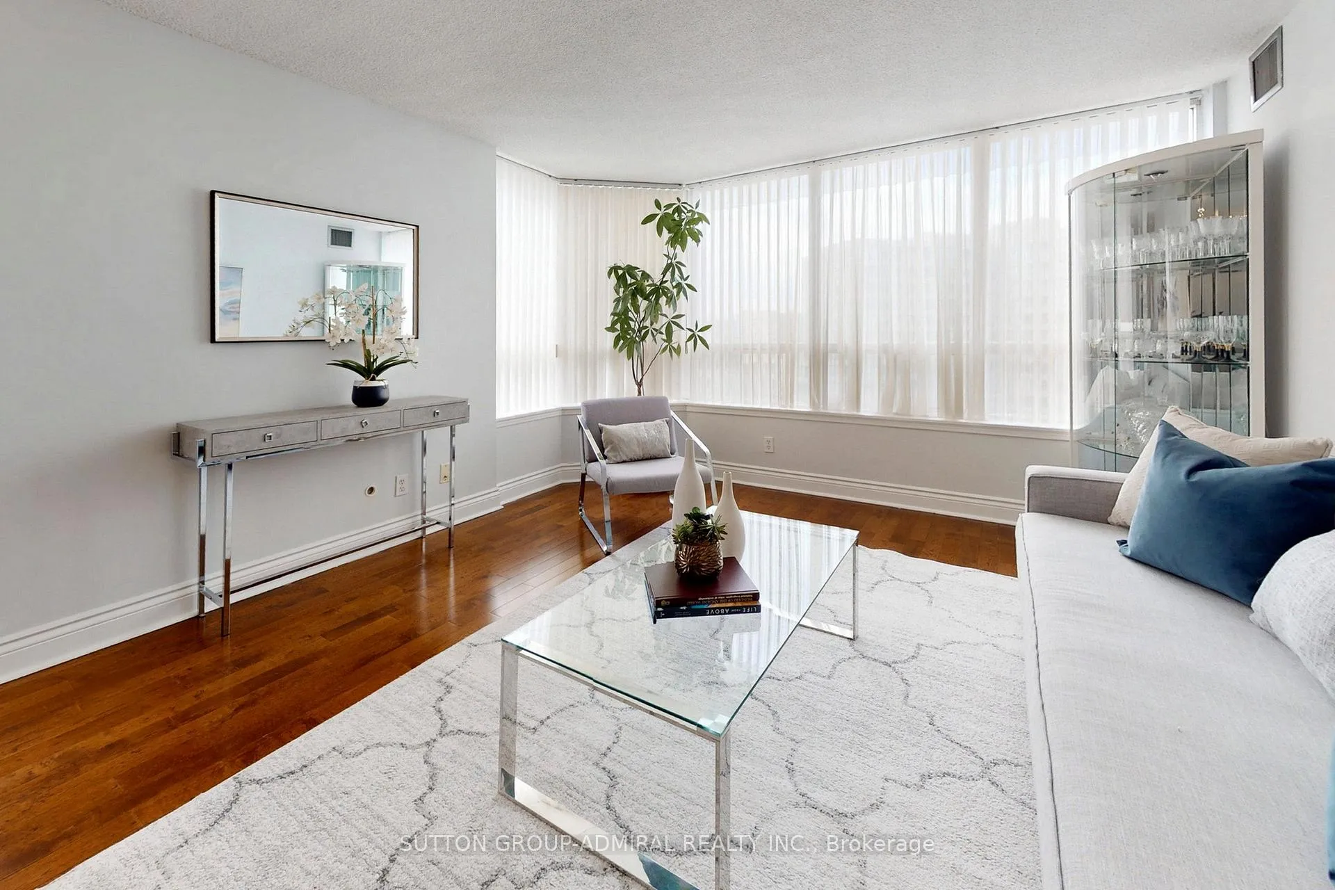 Photo 4 of Unit Ph208, 81 Townsgate Drive, Vaughan, Crestwood-Springfarm-Yorkhill — HOMEH