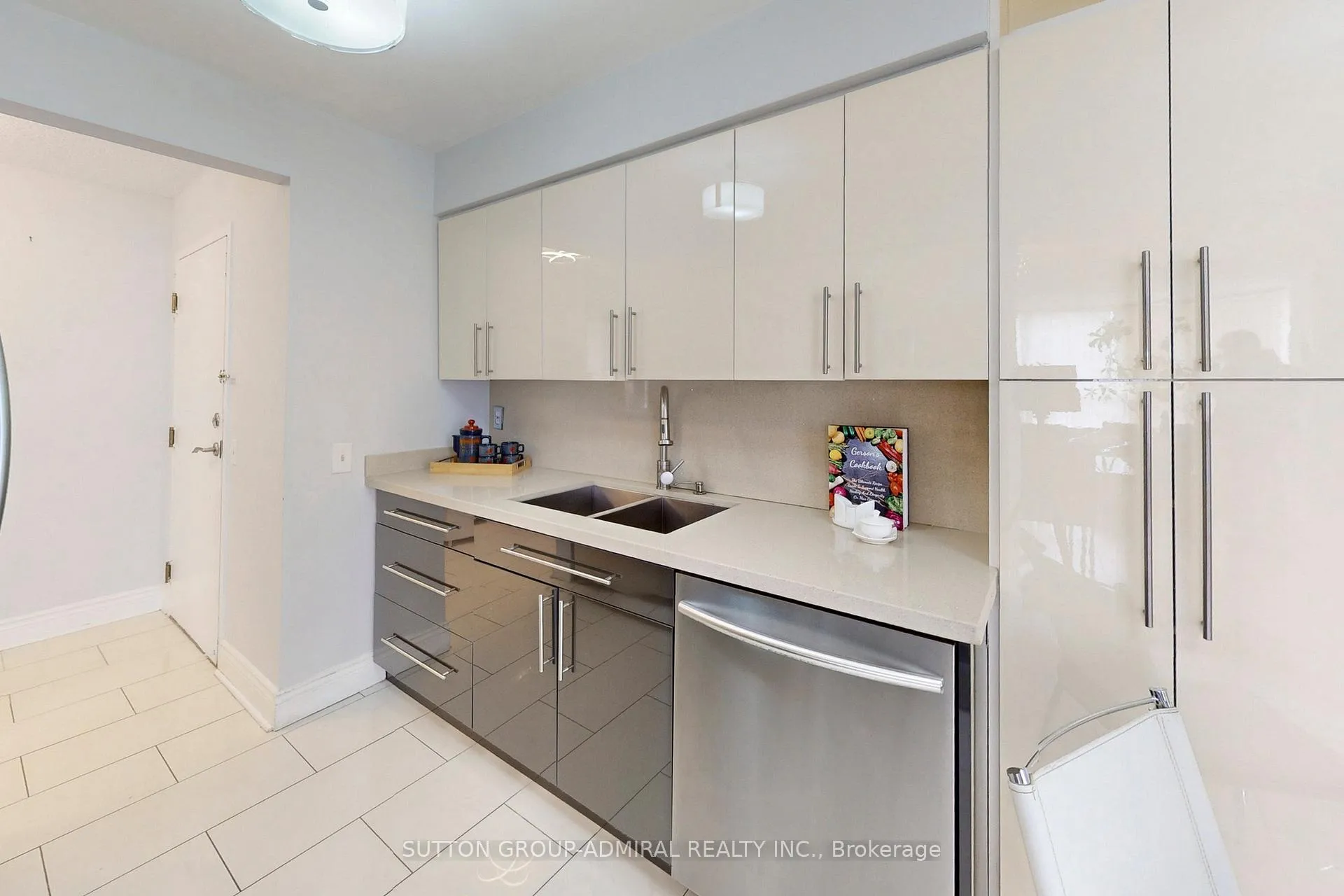 Photo 10 of Unit Ph208, 81 Townsgate Drive, Vaughan, Crestwood-Springfarm-Yorkhill — HOMEH