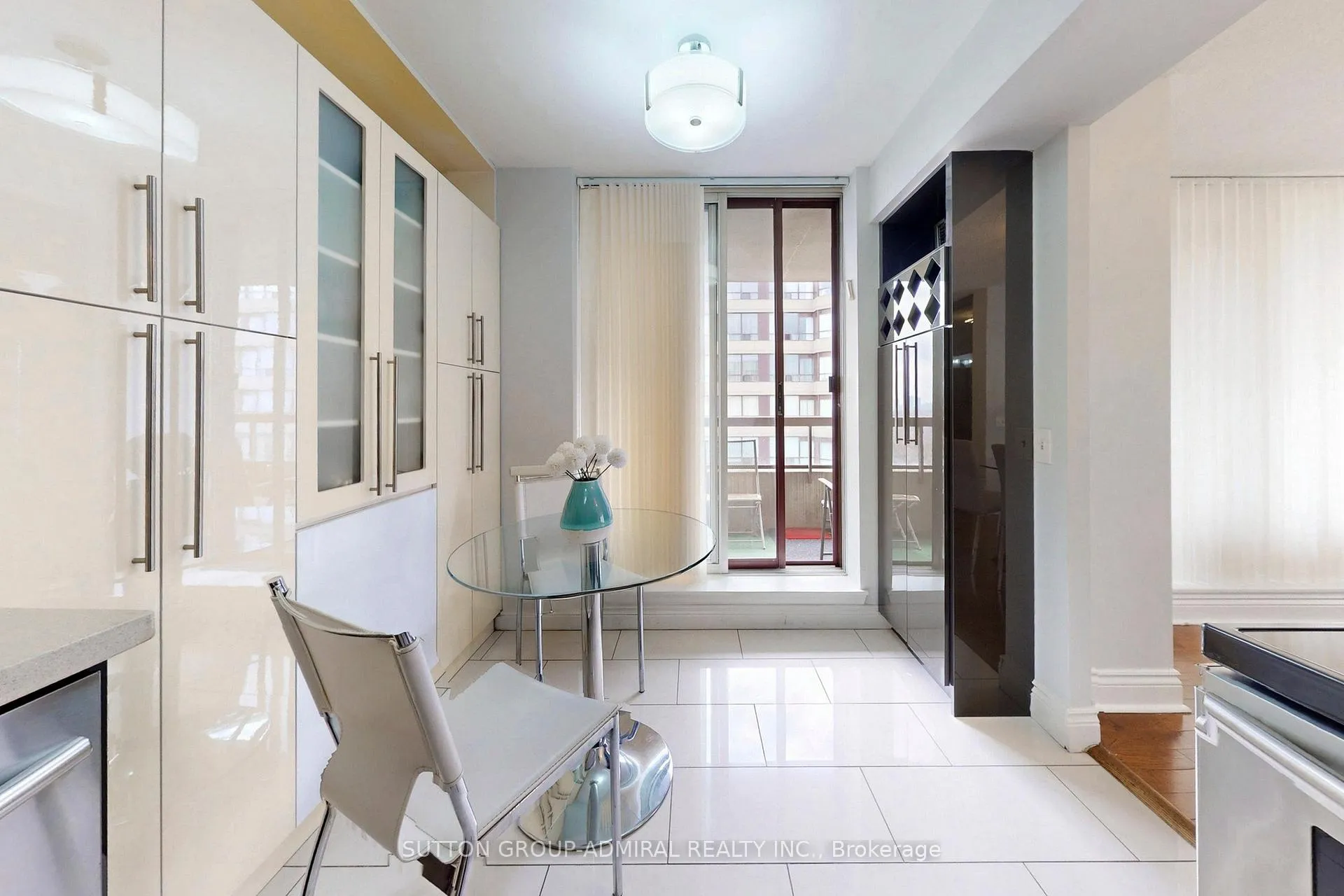 Photo 11 of Unit Ph208, 81 Townsgate Drive, Vaughan, Crestwood-Springfarm-Yorkhill — HOMEH