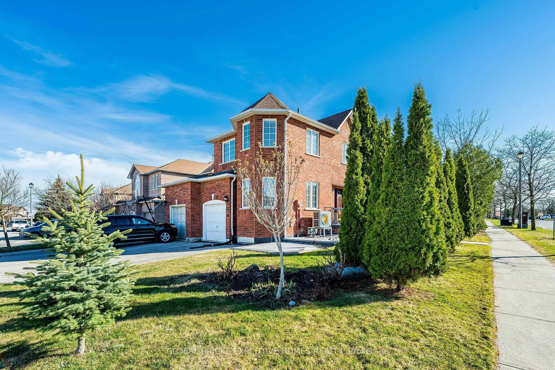 Photo 3 of 40 Hubert corless Drive S, Caledon, Bolton East — HOMEH