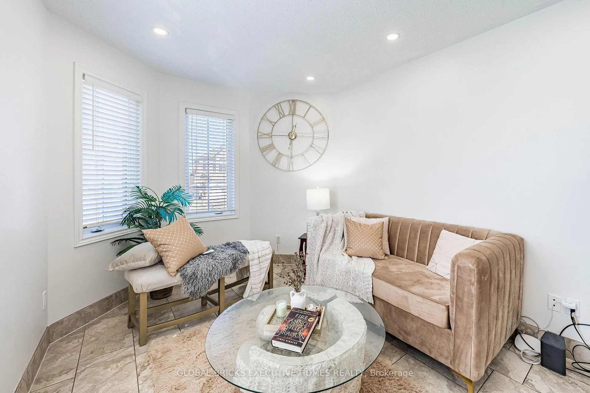 Photo 11 of 40 Hubert corless Drive S, Caledon, Bolton East — HOMEH